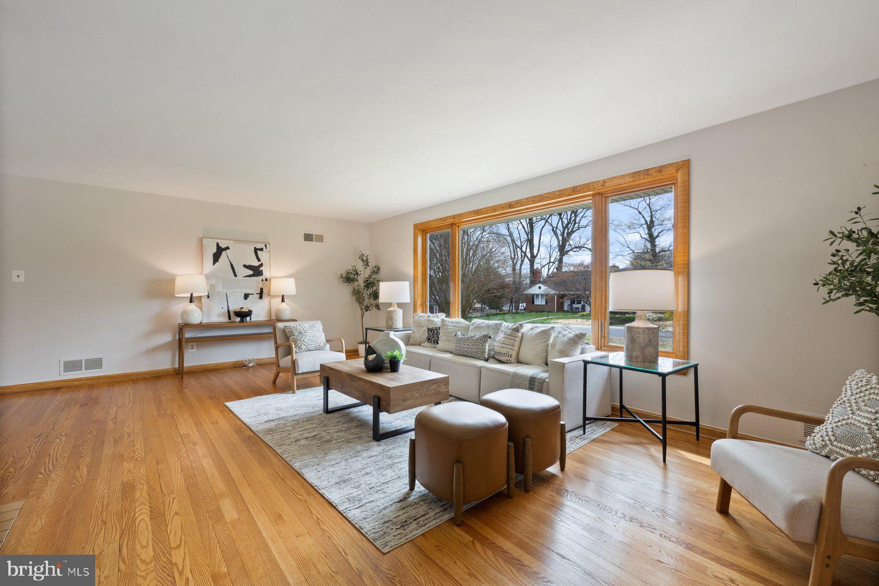 BURNT MILLS GAR-VILL - Residential