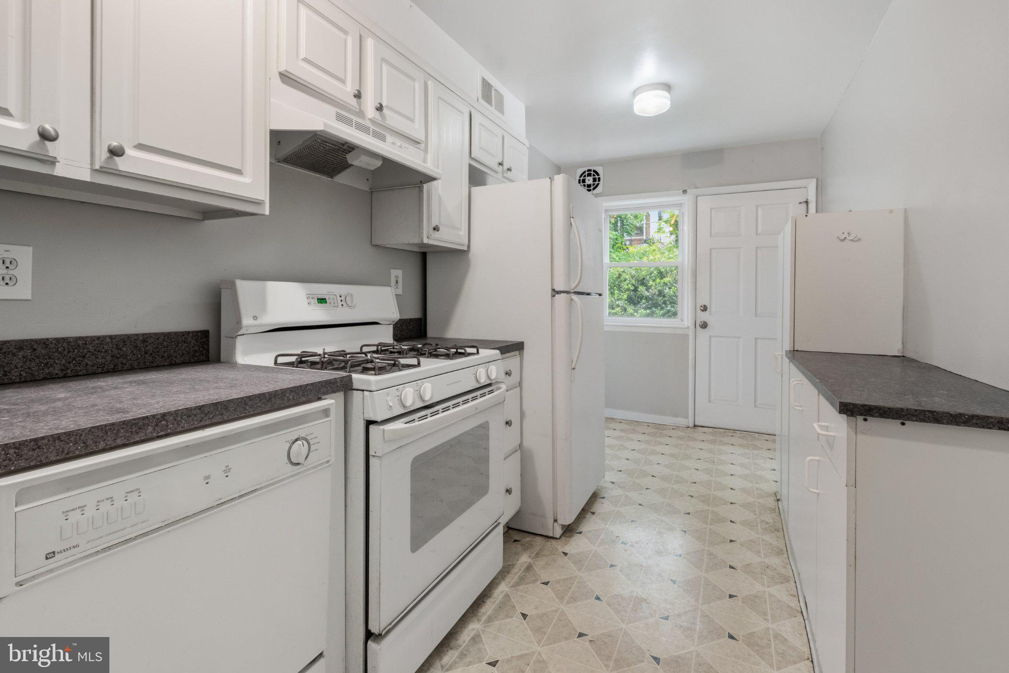 EAST FALLS - Residential