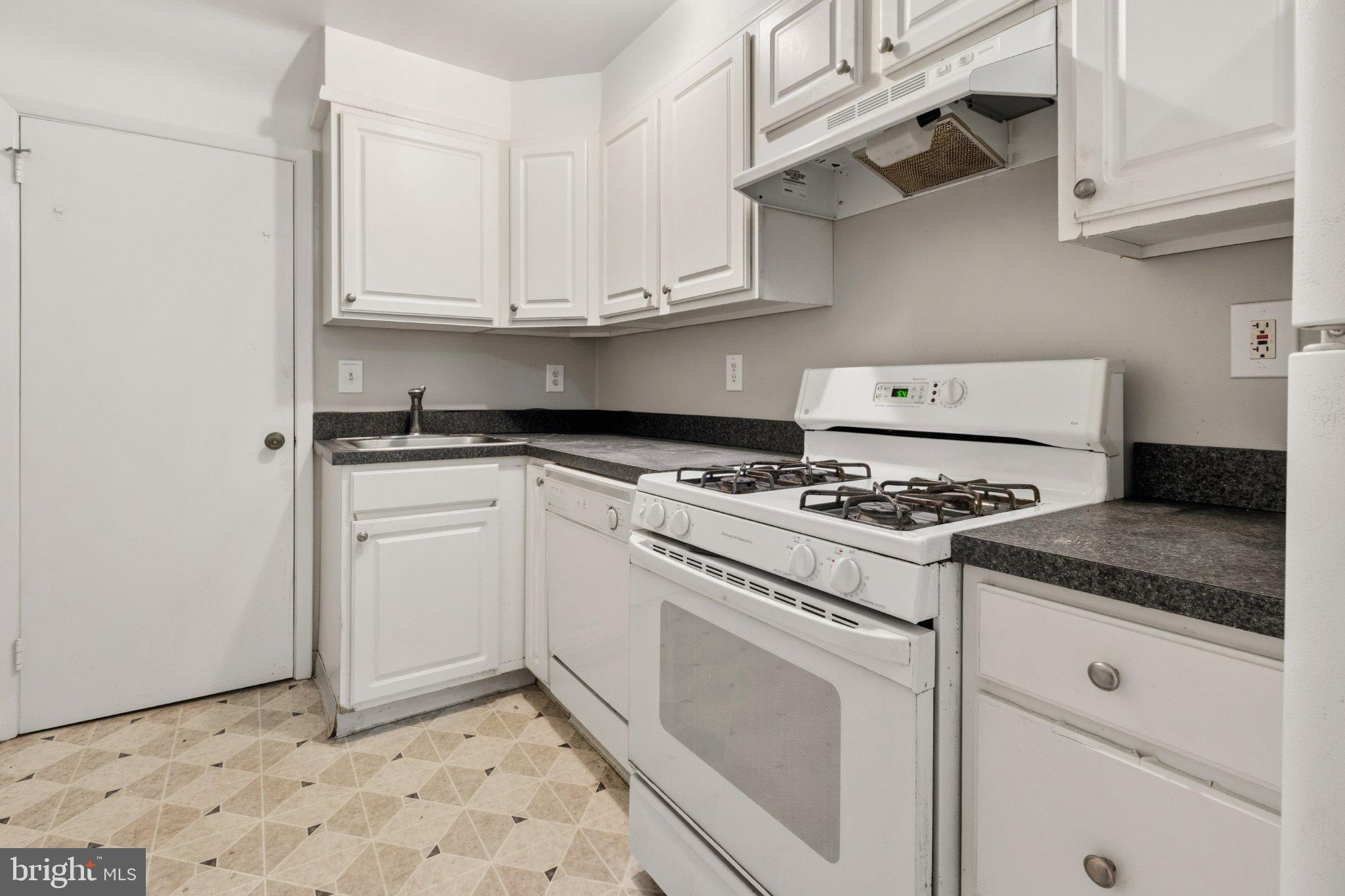 EAST FALLS - Residential