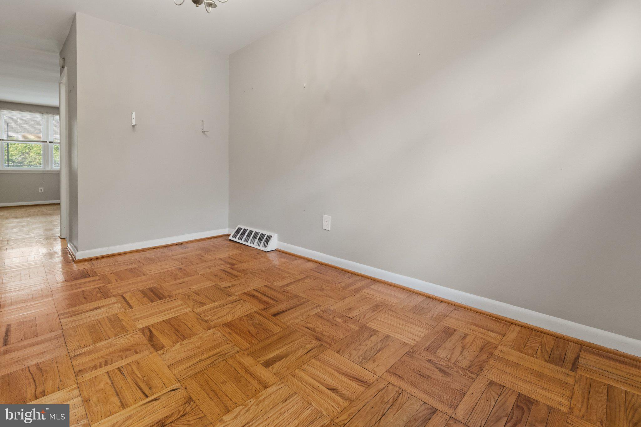 EAST FALLS - Residential
