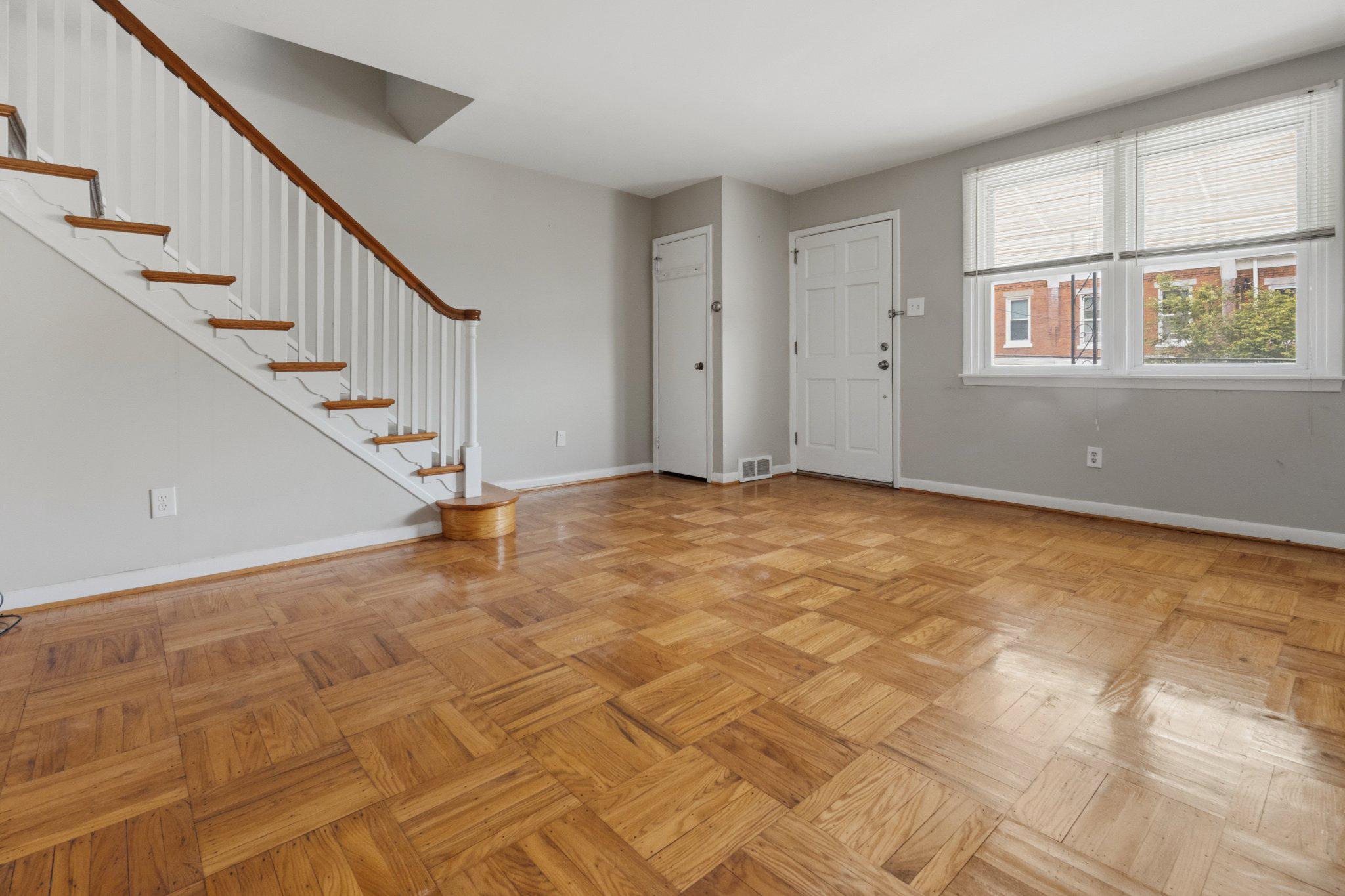 EAST FALLS - Residential