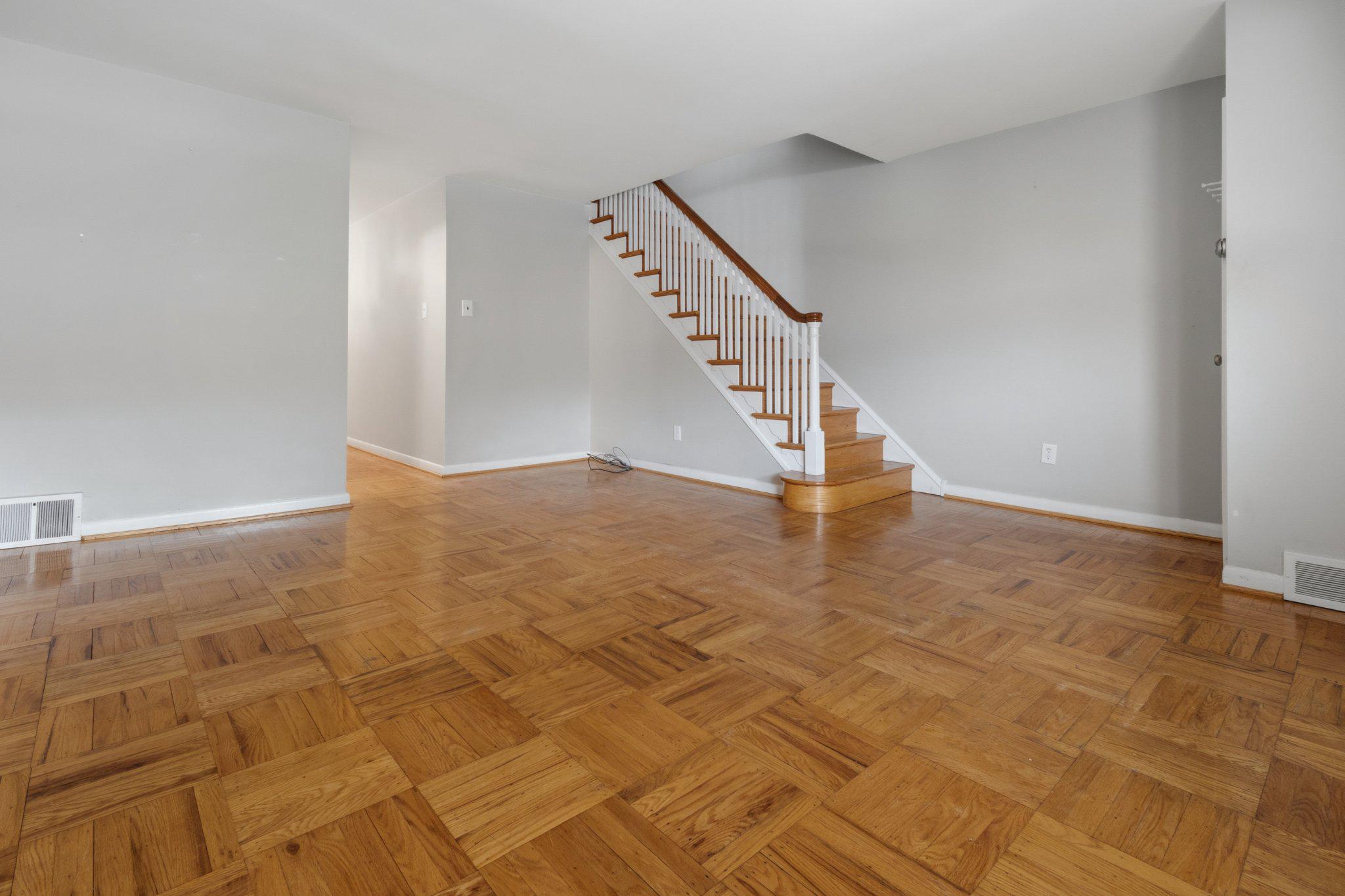 EAST FALLS - Residential