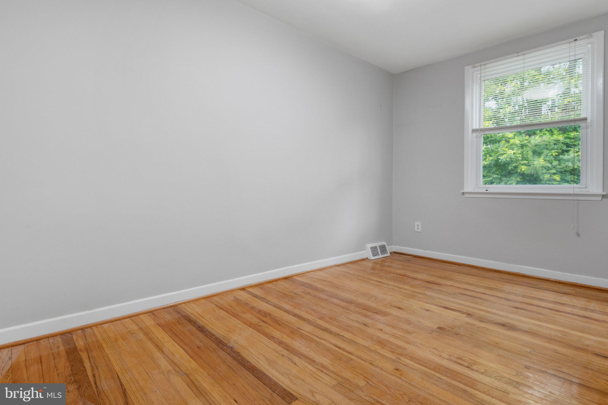 EAST FALLS - Residential