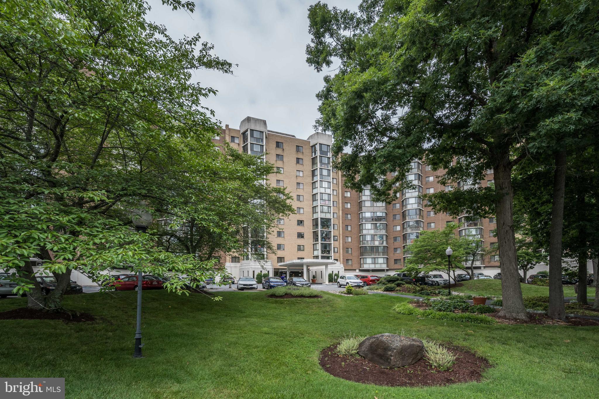 GREENS AT LEISURE WORLD - Residential