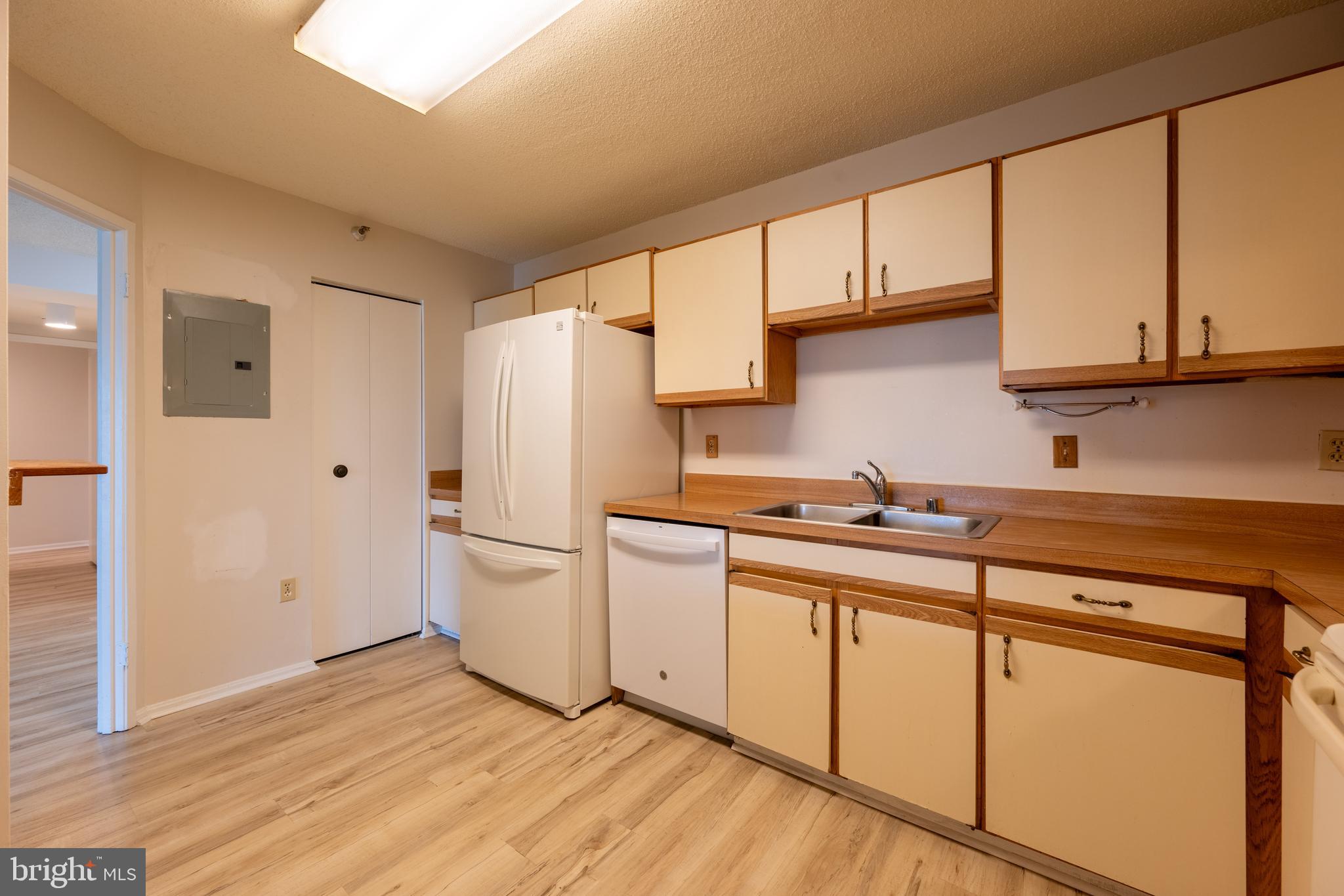 GREENS AT LEISURE WORLD - Residential