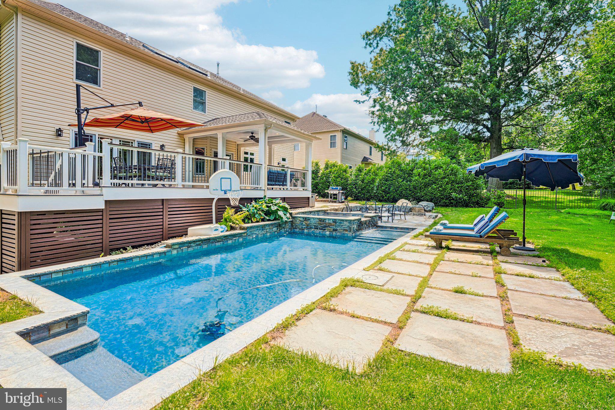 MONTGOMERY RIDGE - Residential