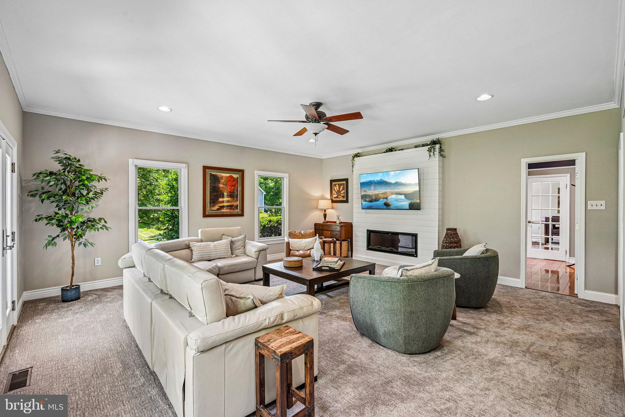 MONTGOMERY RIDGE - Residential