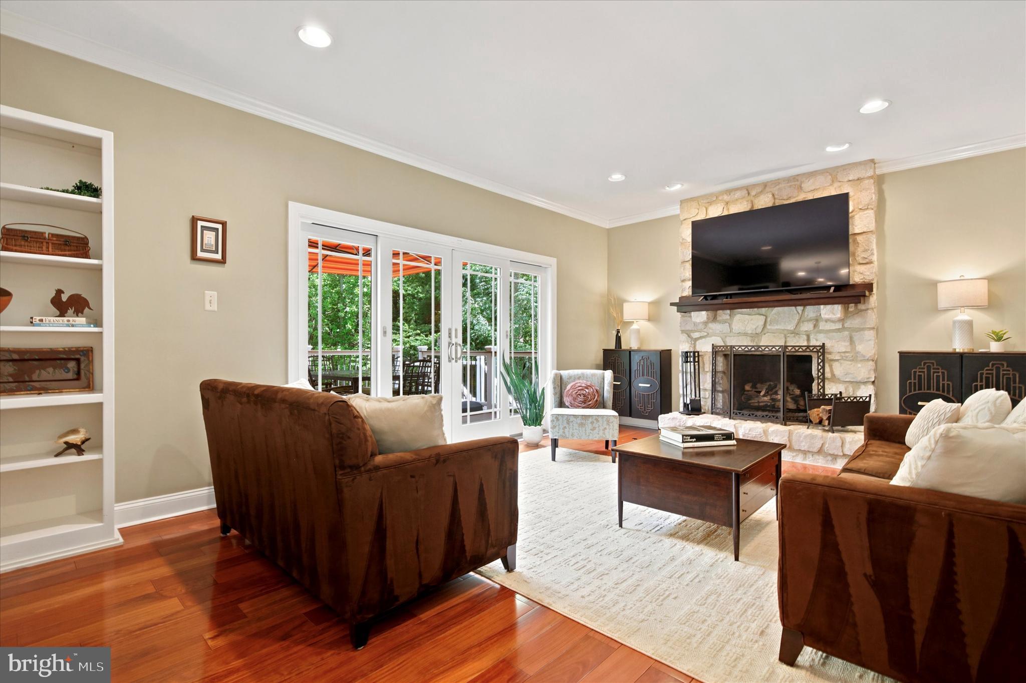 MONTGOMERY RIDGE - Residential