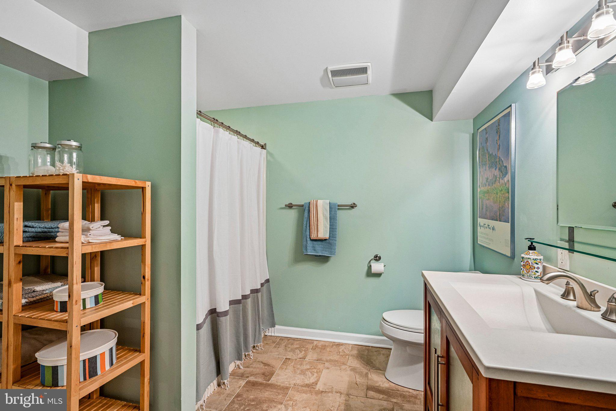 MONTGOMERY RIDGE - Residential
