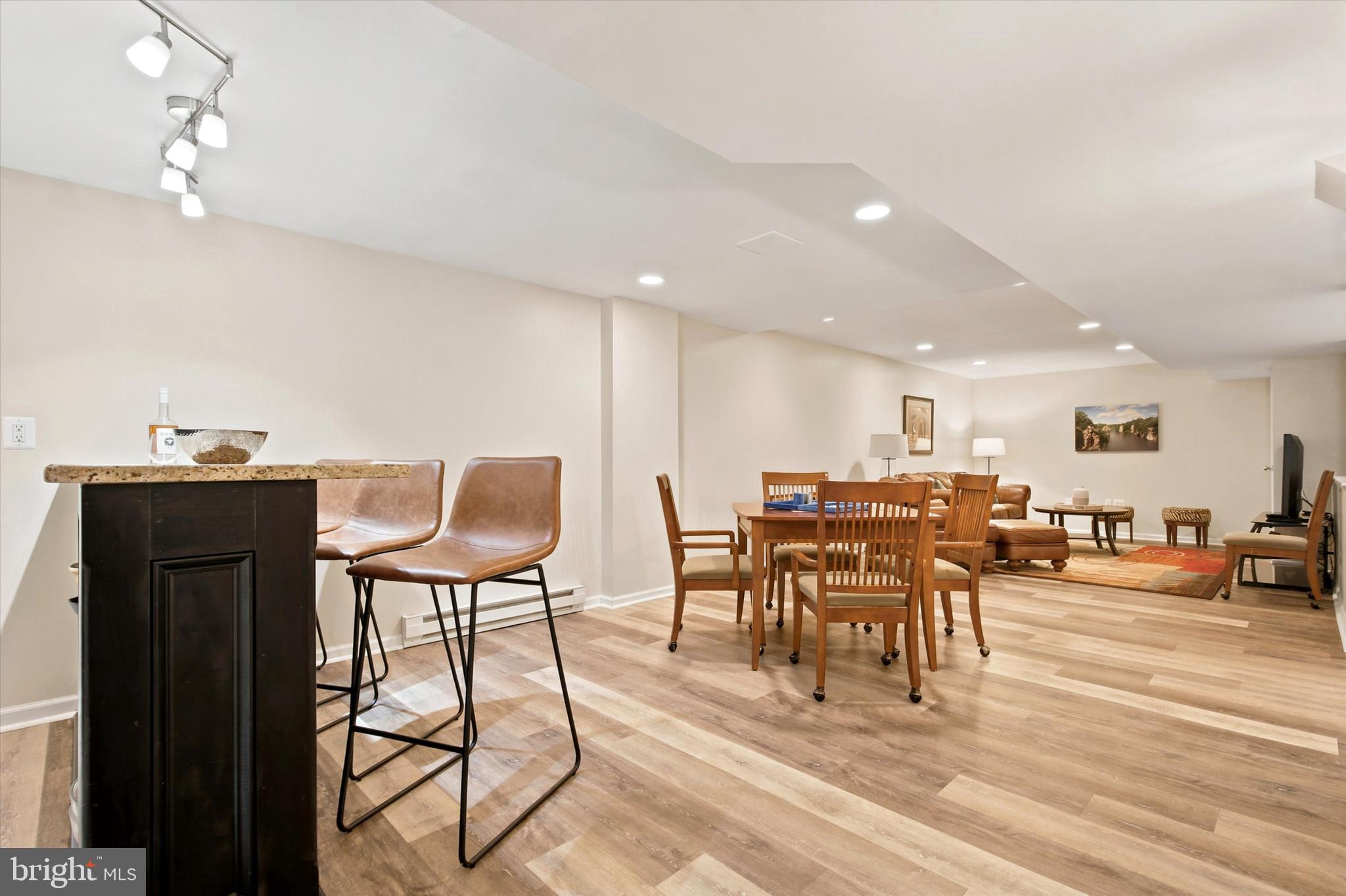 MONTGOMERY RIDGE - Residential
