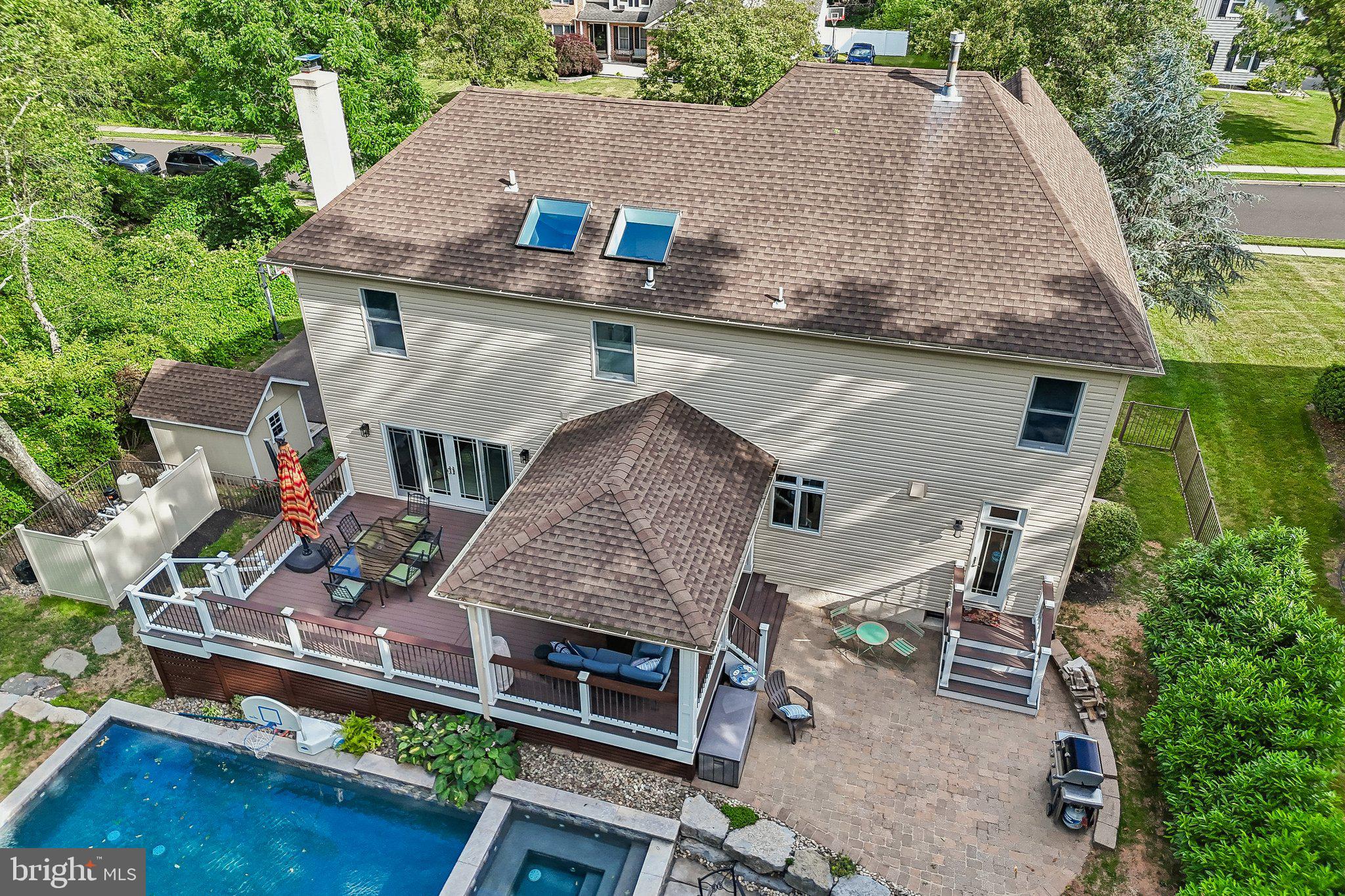 MONTGOMERY RIDGE - Residential