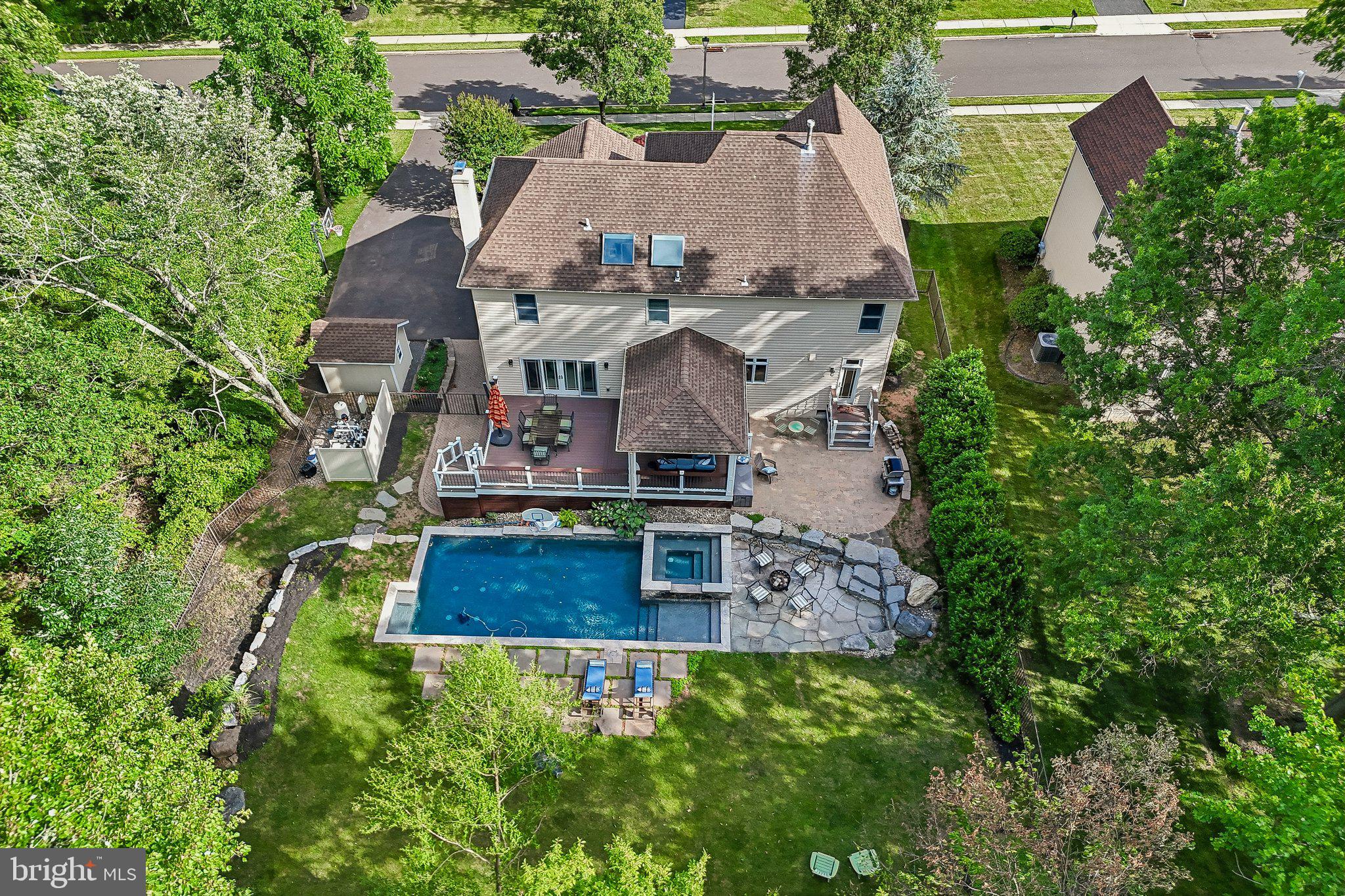 MONTGOMERY RIDGE - Residential