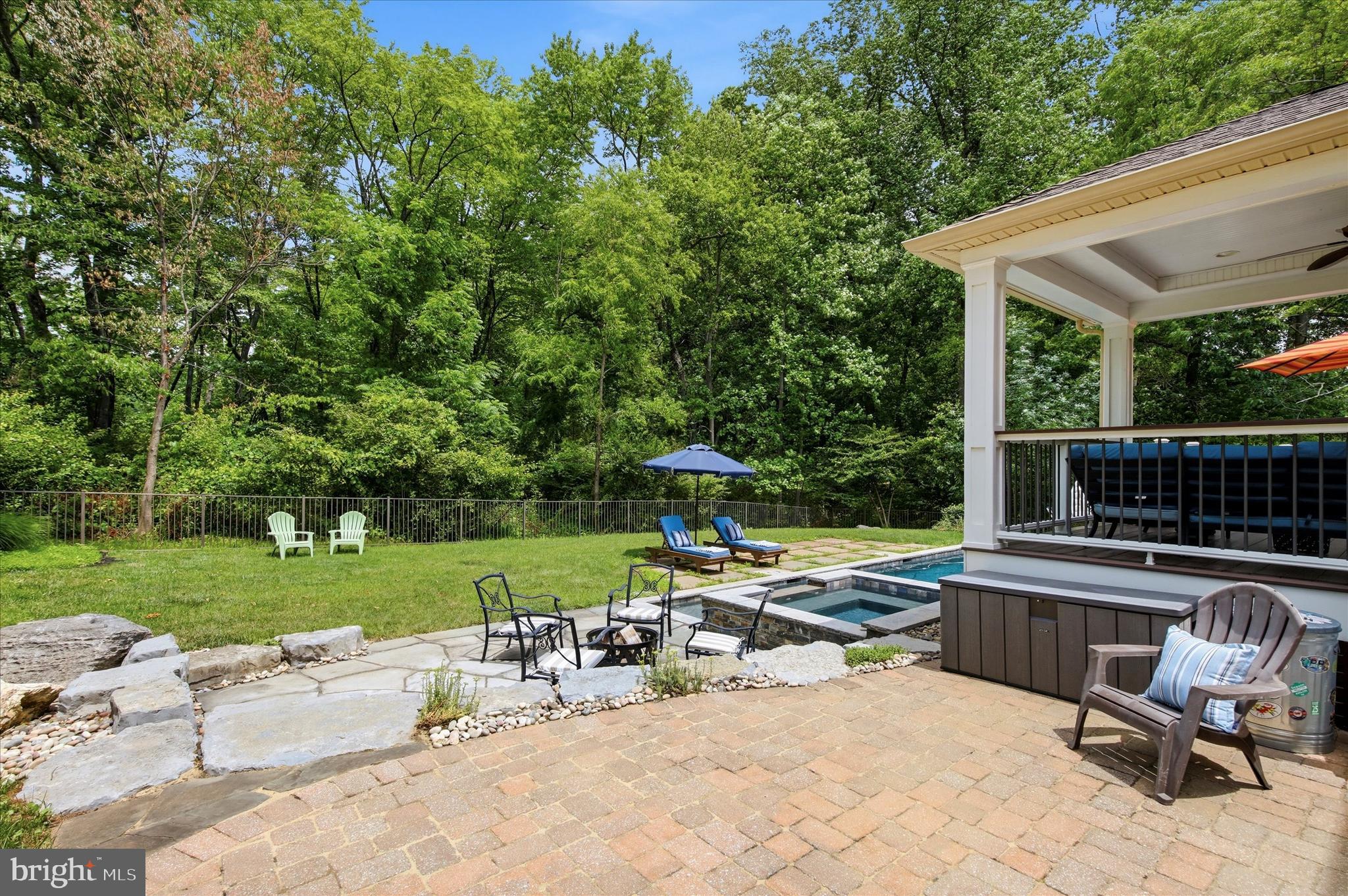 MONTGOMERY RIDGE - Residential