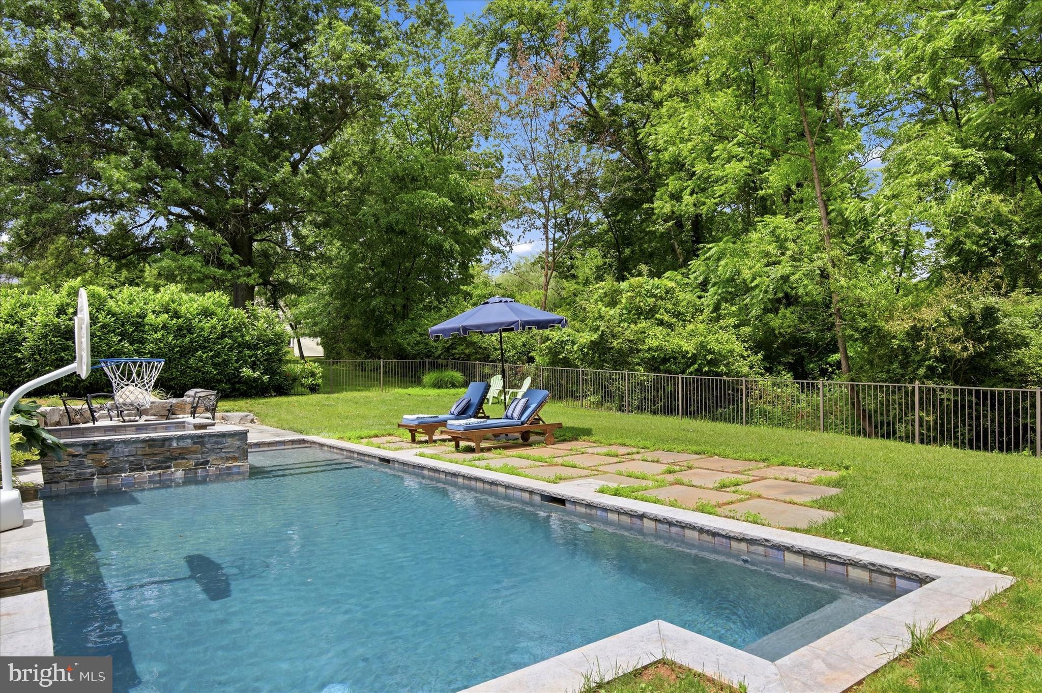 MONTGOMERY RIDGE - Residential