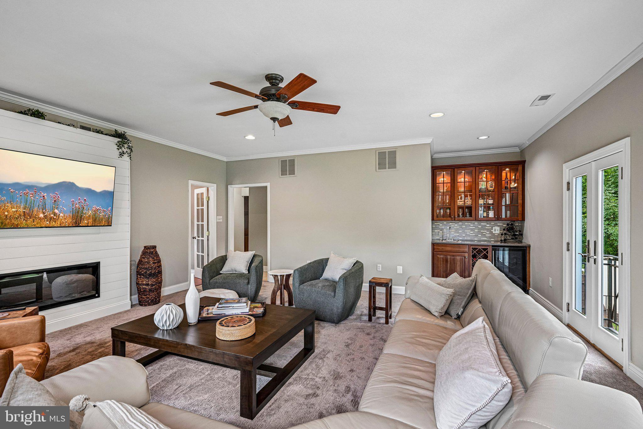 MONTGOMERY RIDGE - Residential