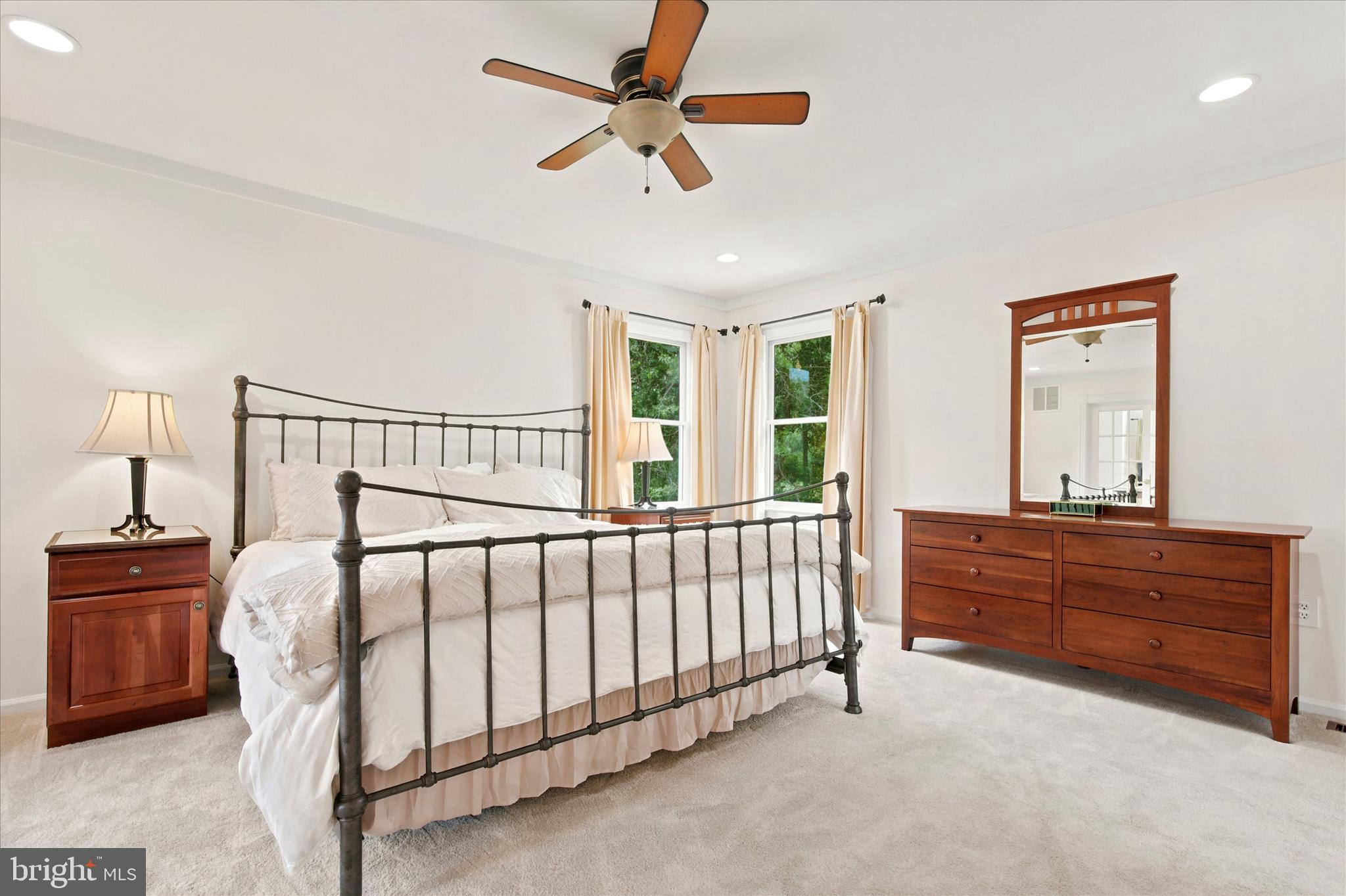 MONTGOMERY RIDGE - Residential