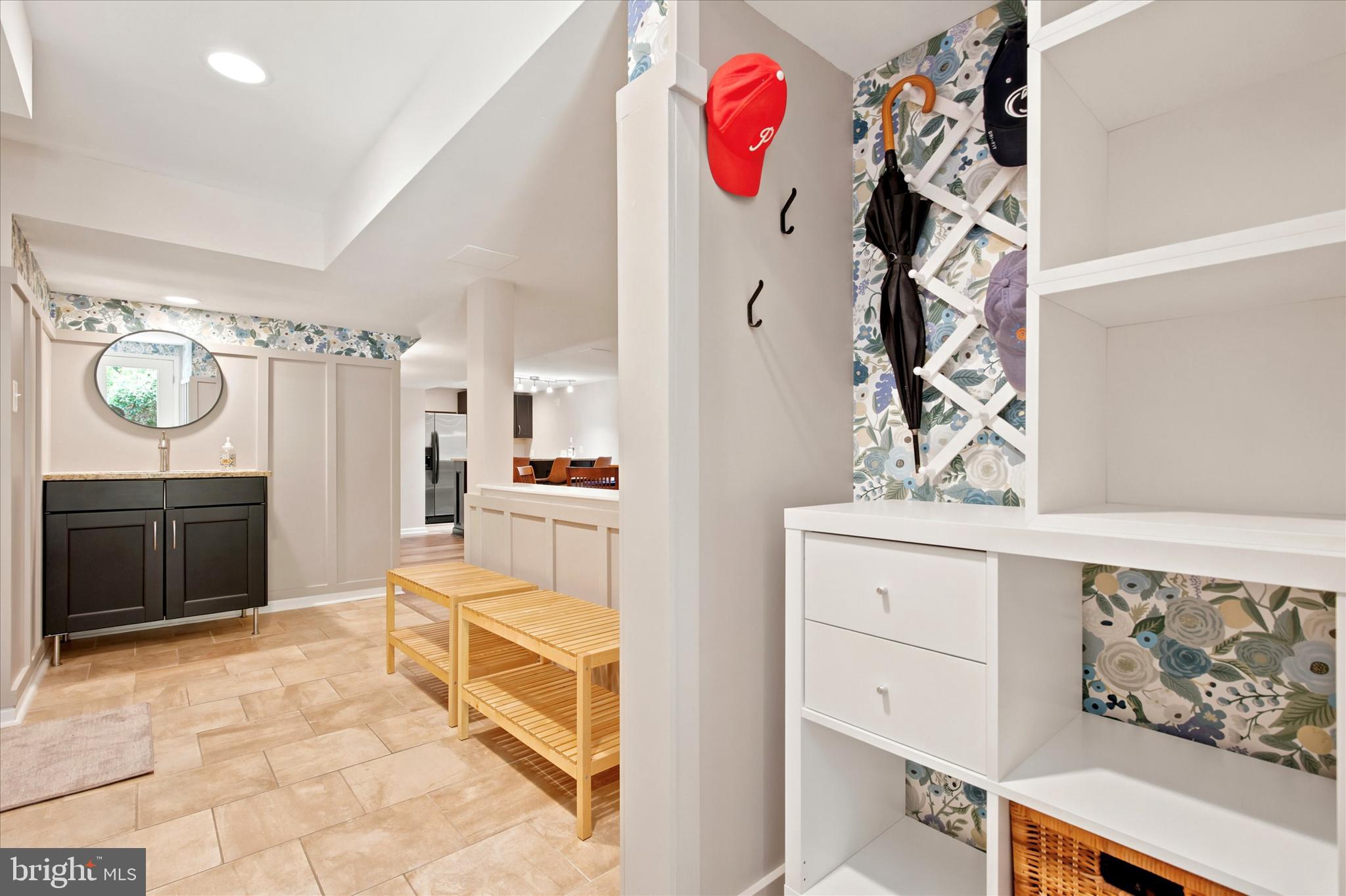MONTGOMERY RIDGE - Residential