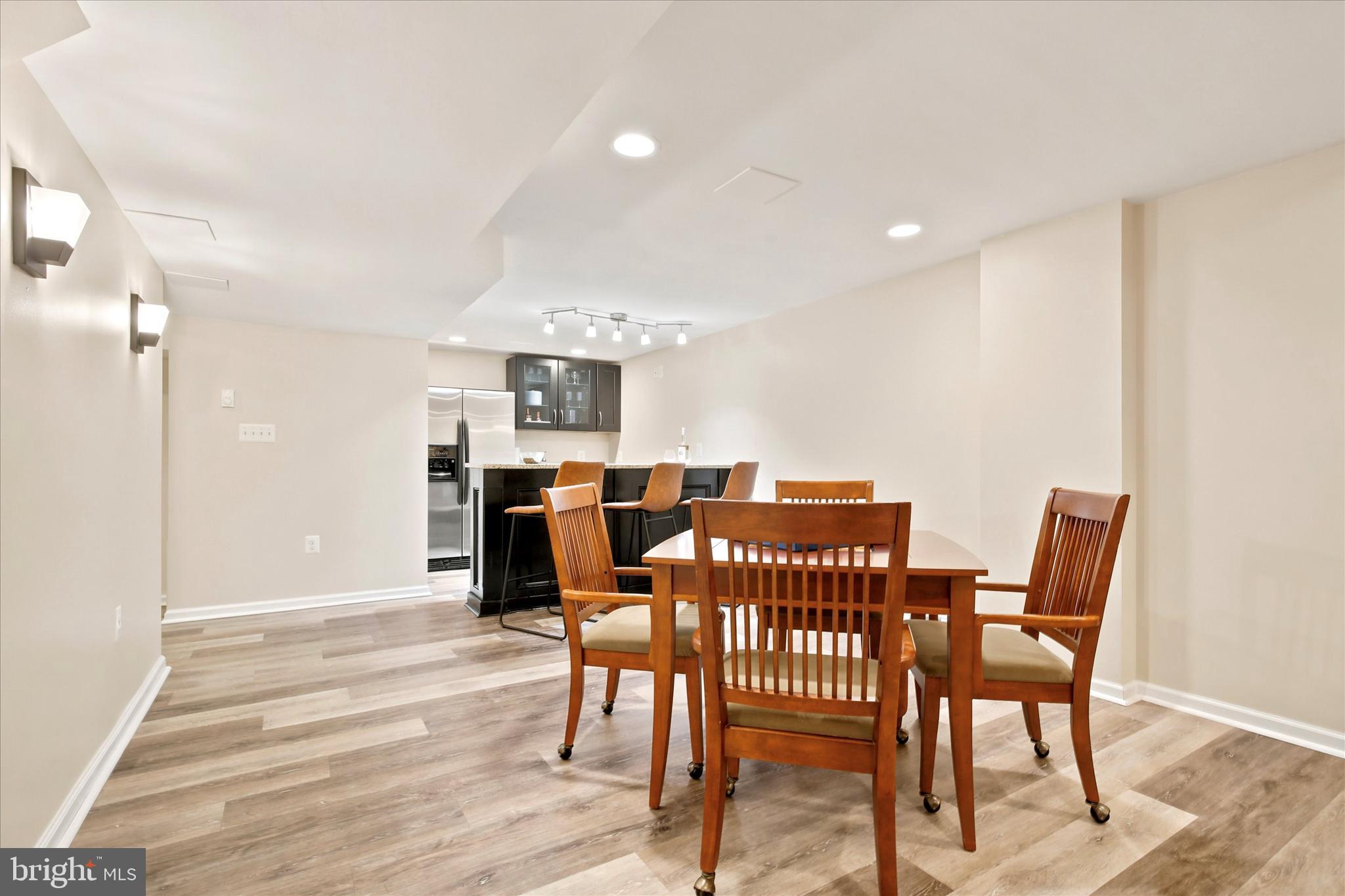 MONTGOMERY RIDGE - Residential