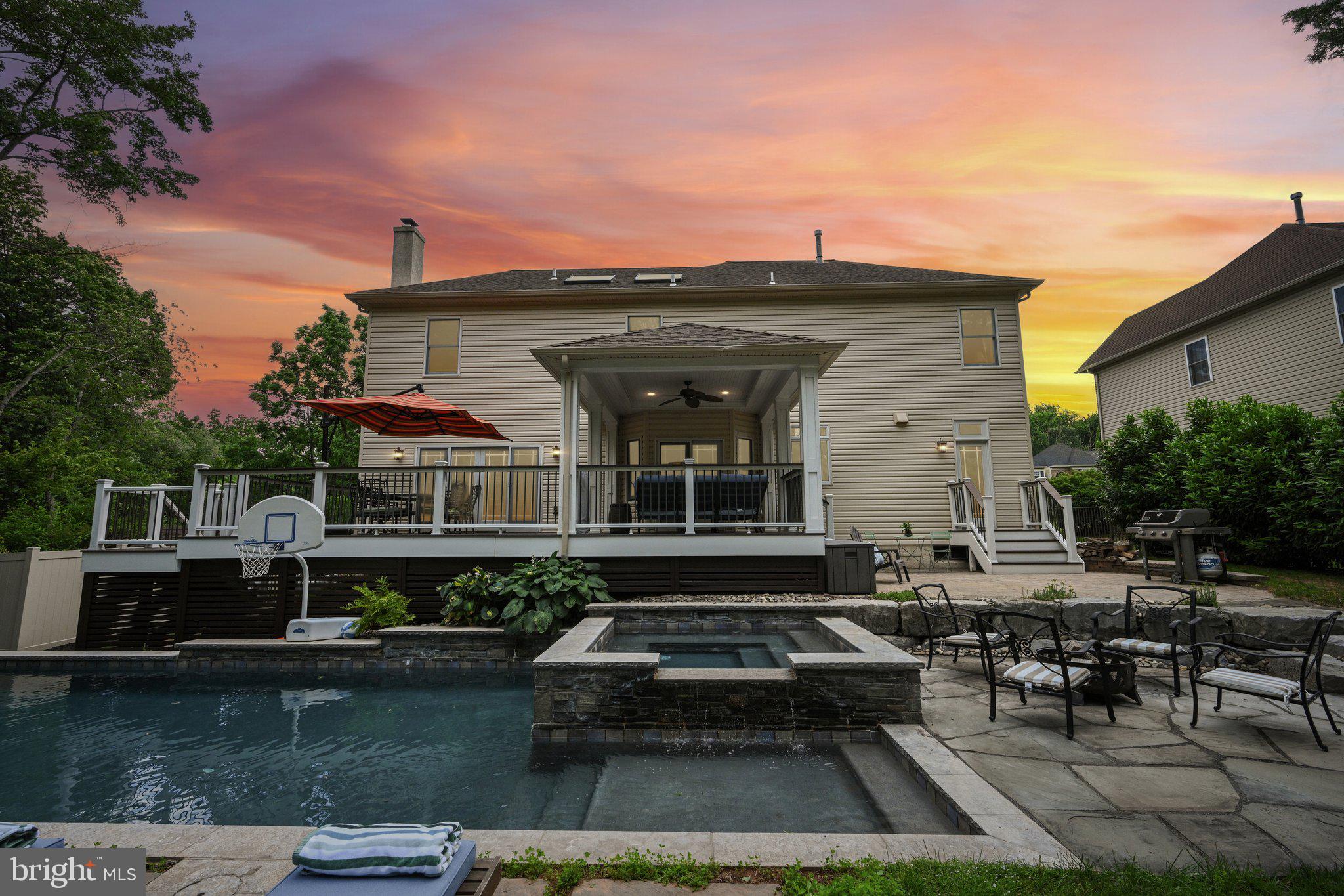 MONTGOMERY RIDGE - Residential