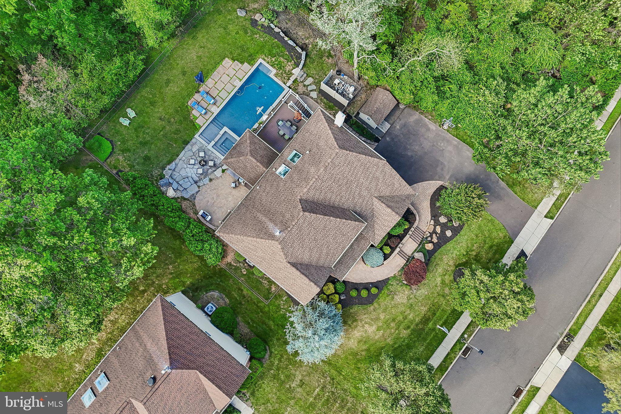 MONTGOMERY RIDGE - Residential