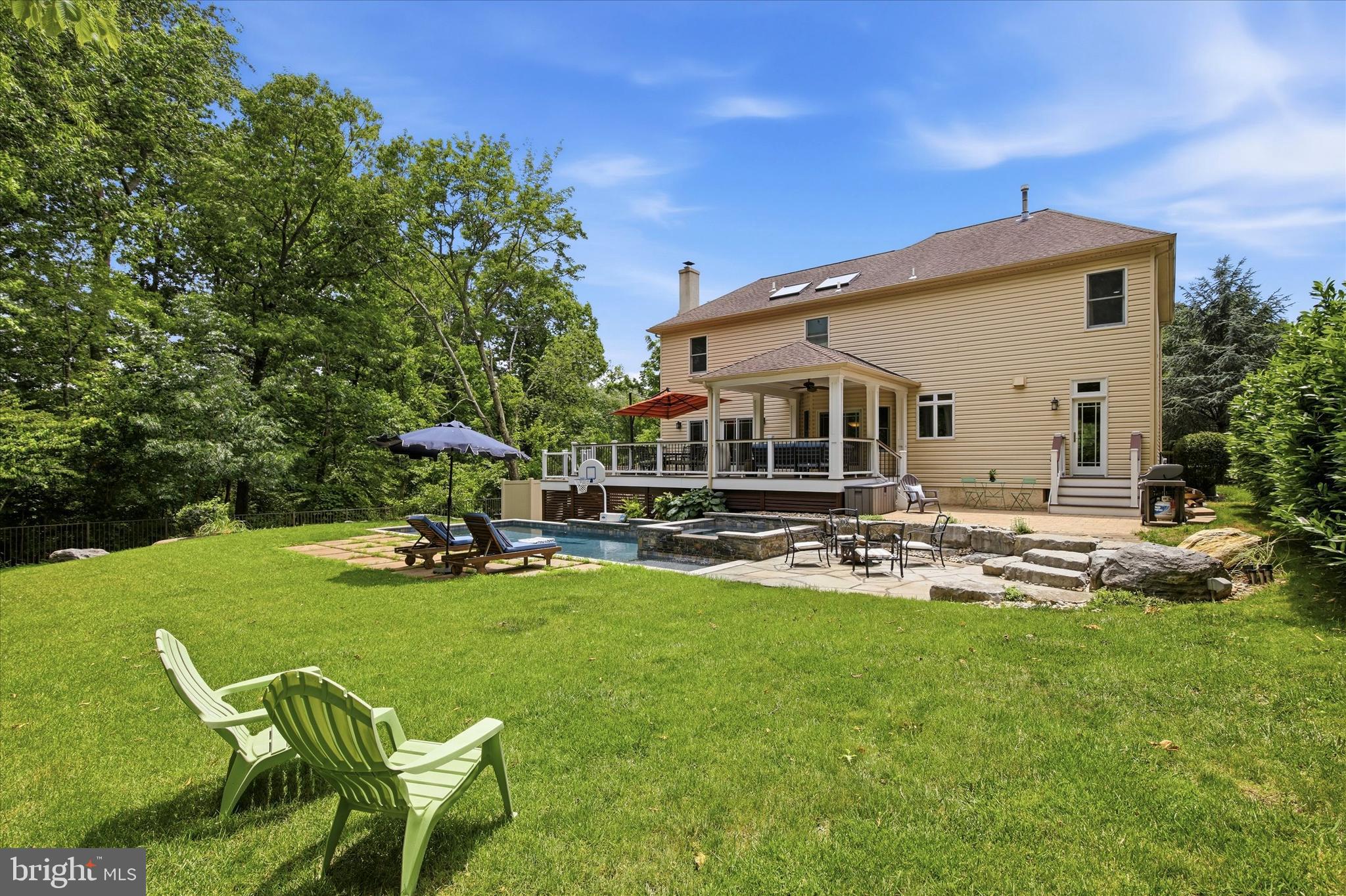 MONTGOMERY RIDGE - Residential