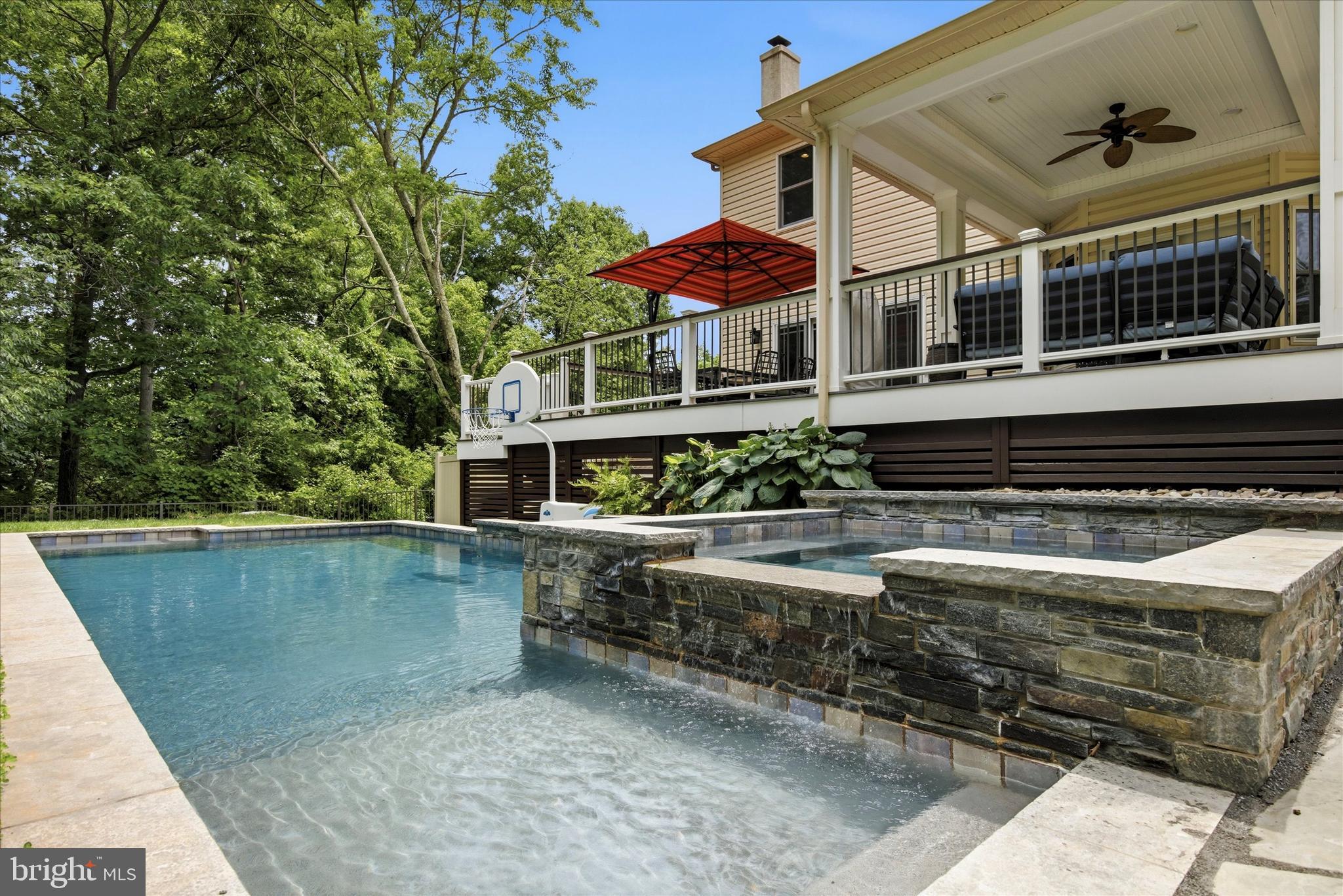 MONTGOMERY RIDGE - Residential