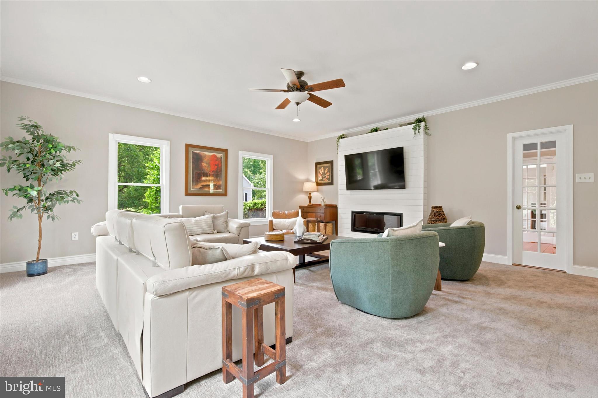 MONTGOMERY RIDGE - Residential