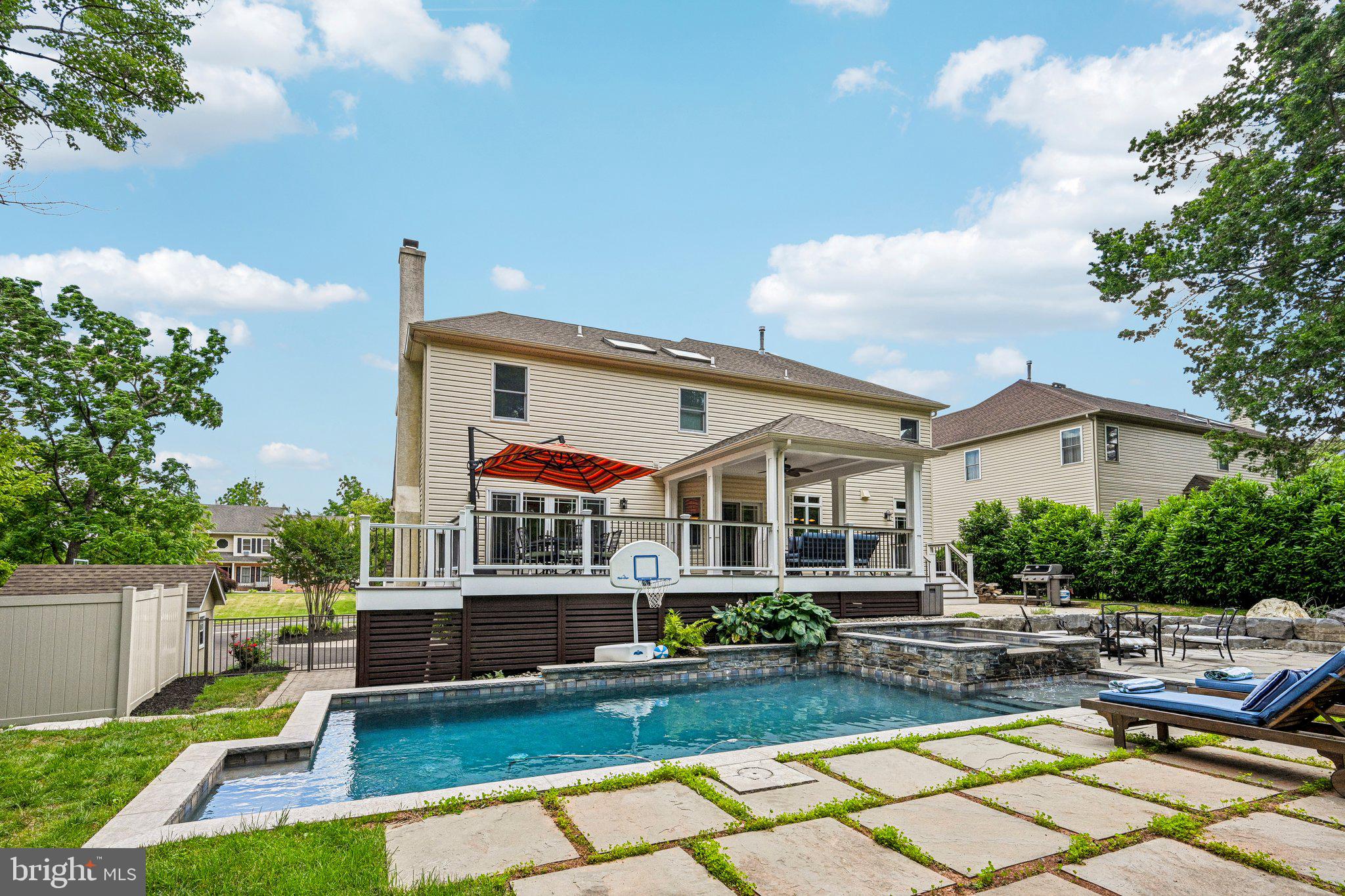 MONTGOMERY RIDGE - Residential