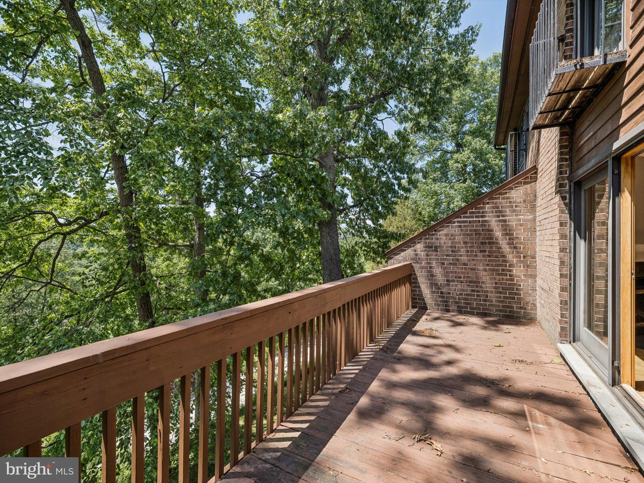 REBEL HILL - Residential