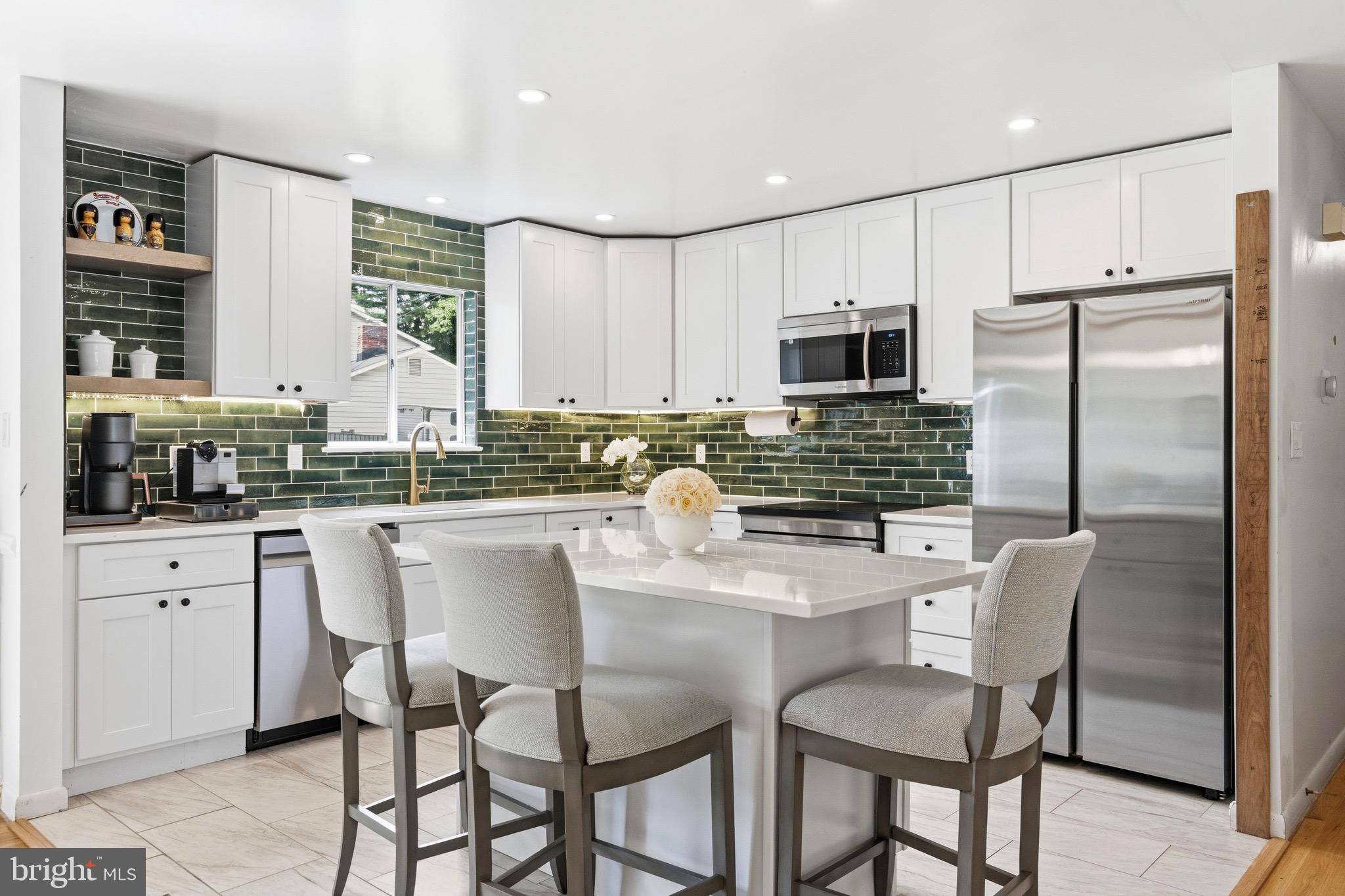 MAPLE RIDGE - Residential