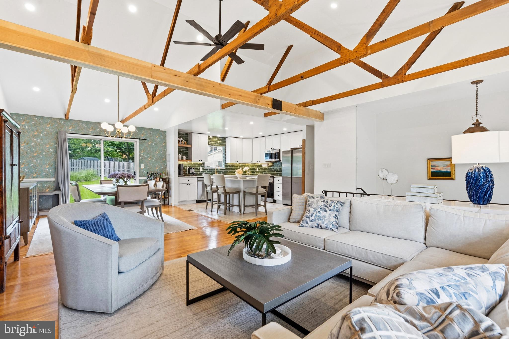 MAPLE RIDGE - Residential