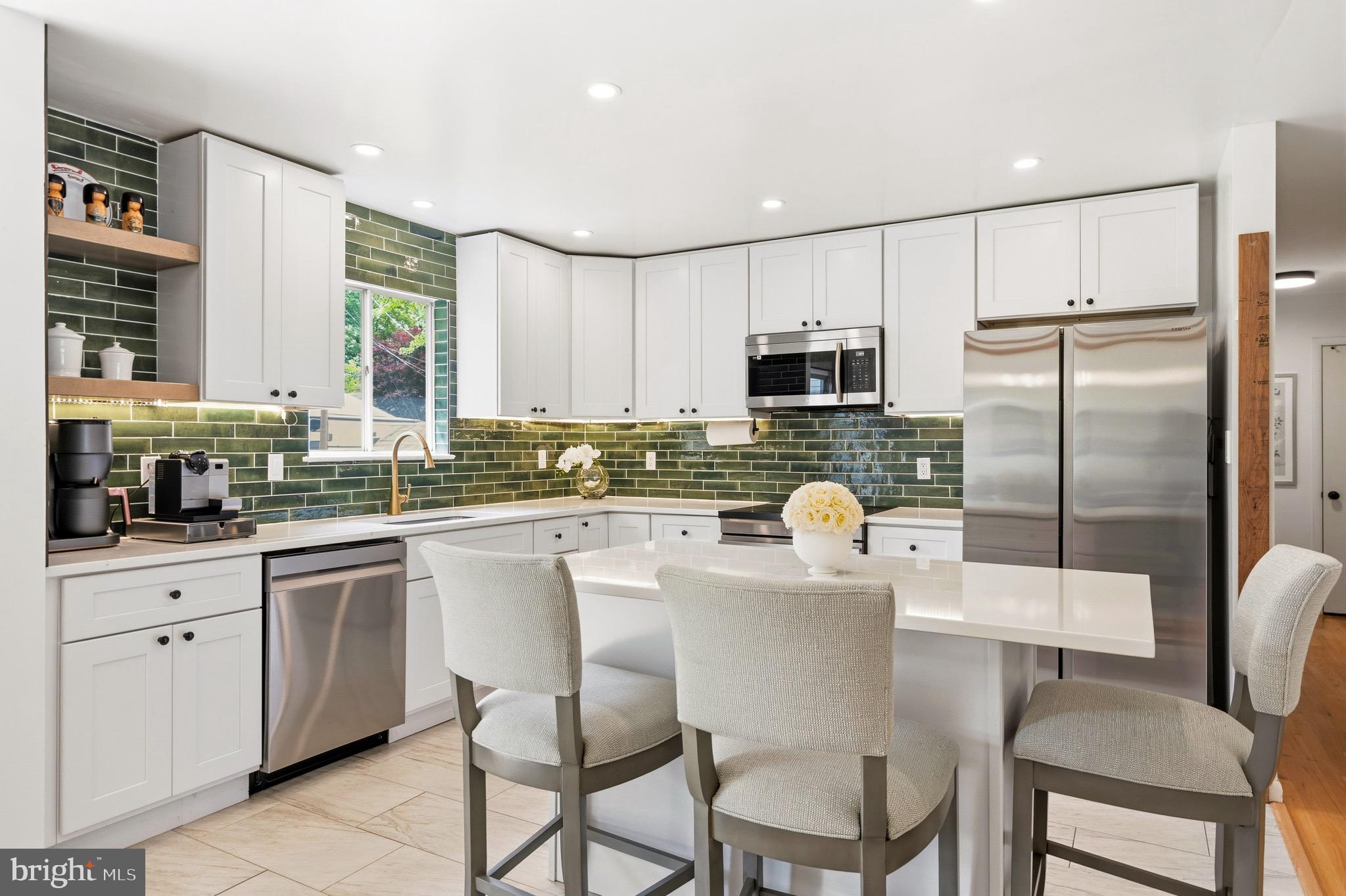 MAPLE RIDGE - Residential