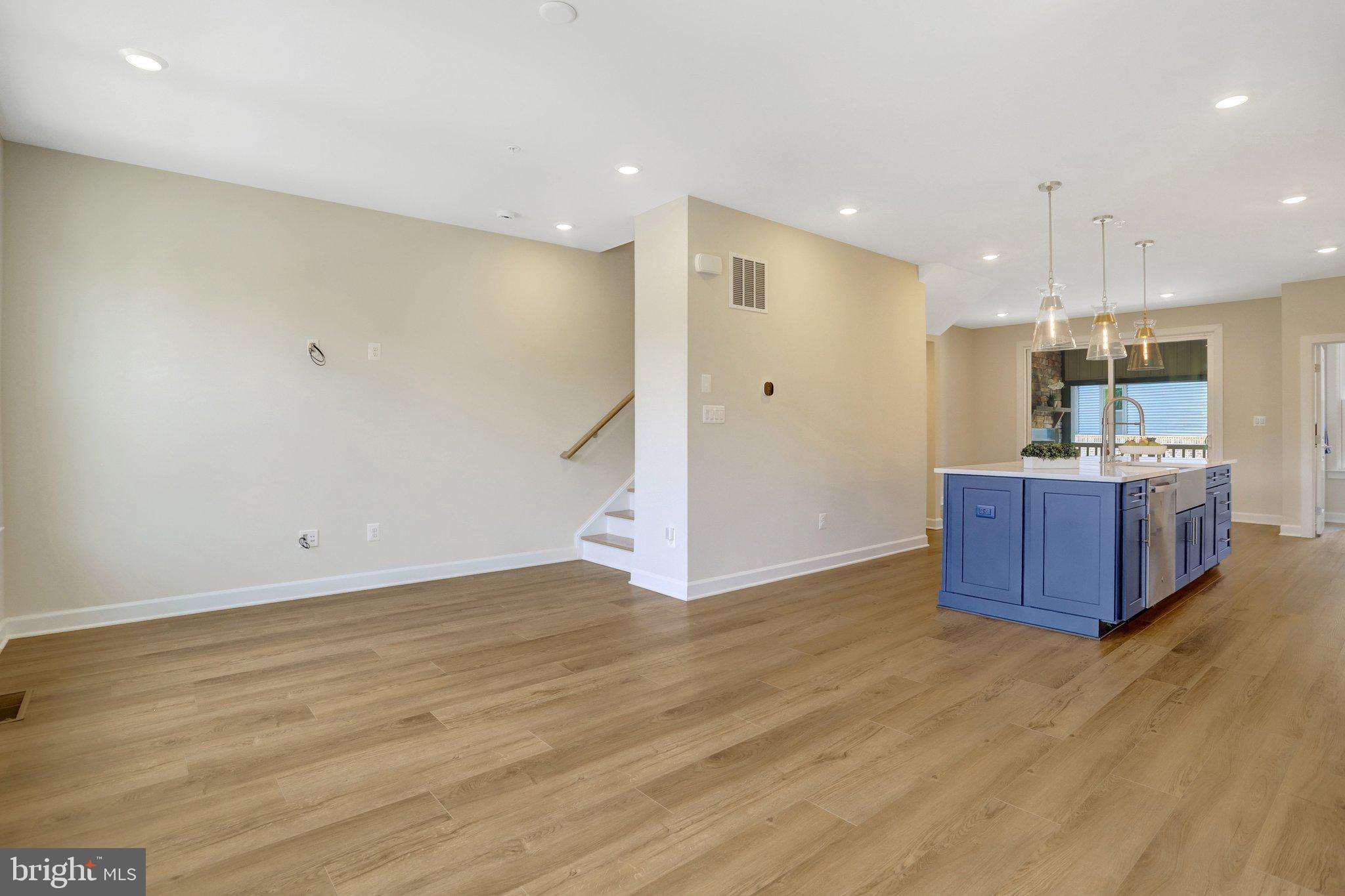 CARLIN SPRINGS - Residential