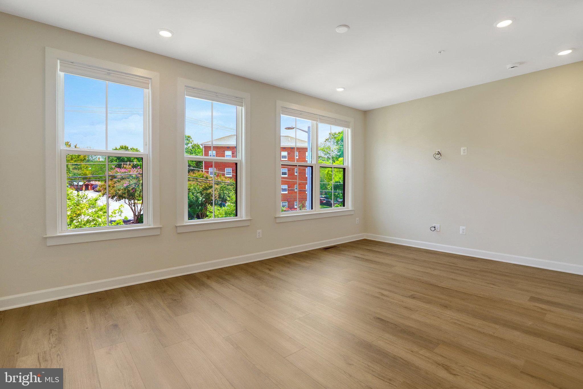 CARLIN SPRINGS - Residential