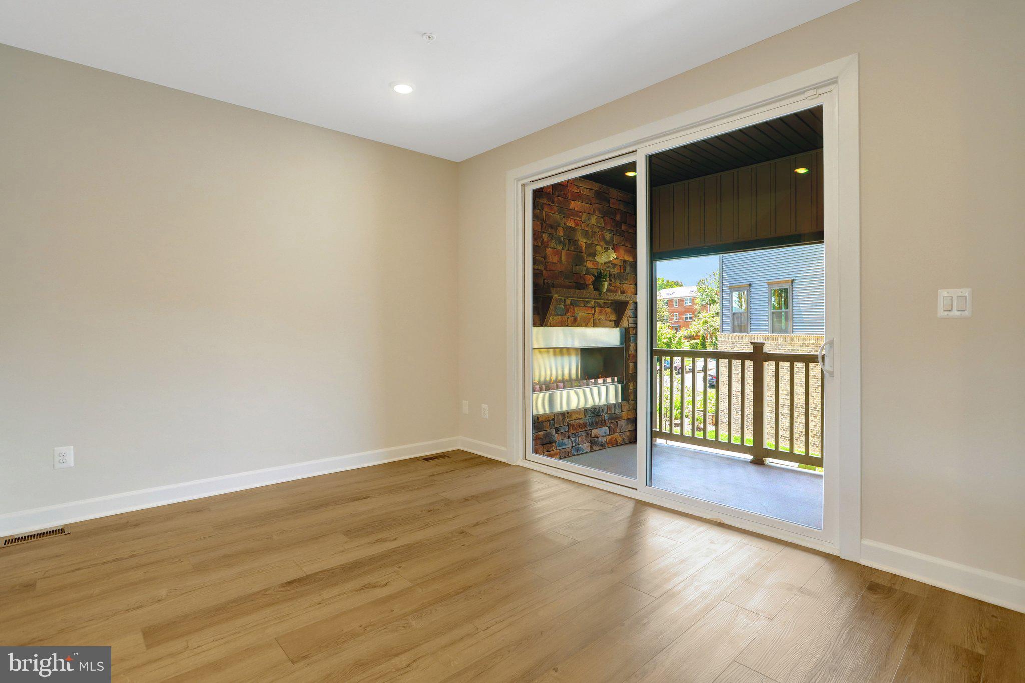 CARLIN SPRINGS - Residential