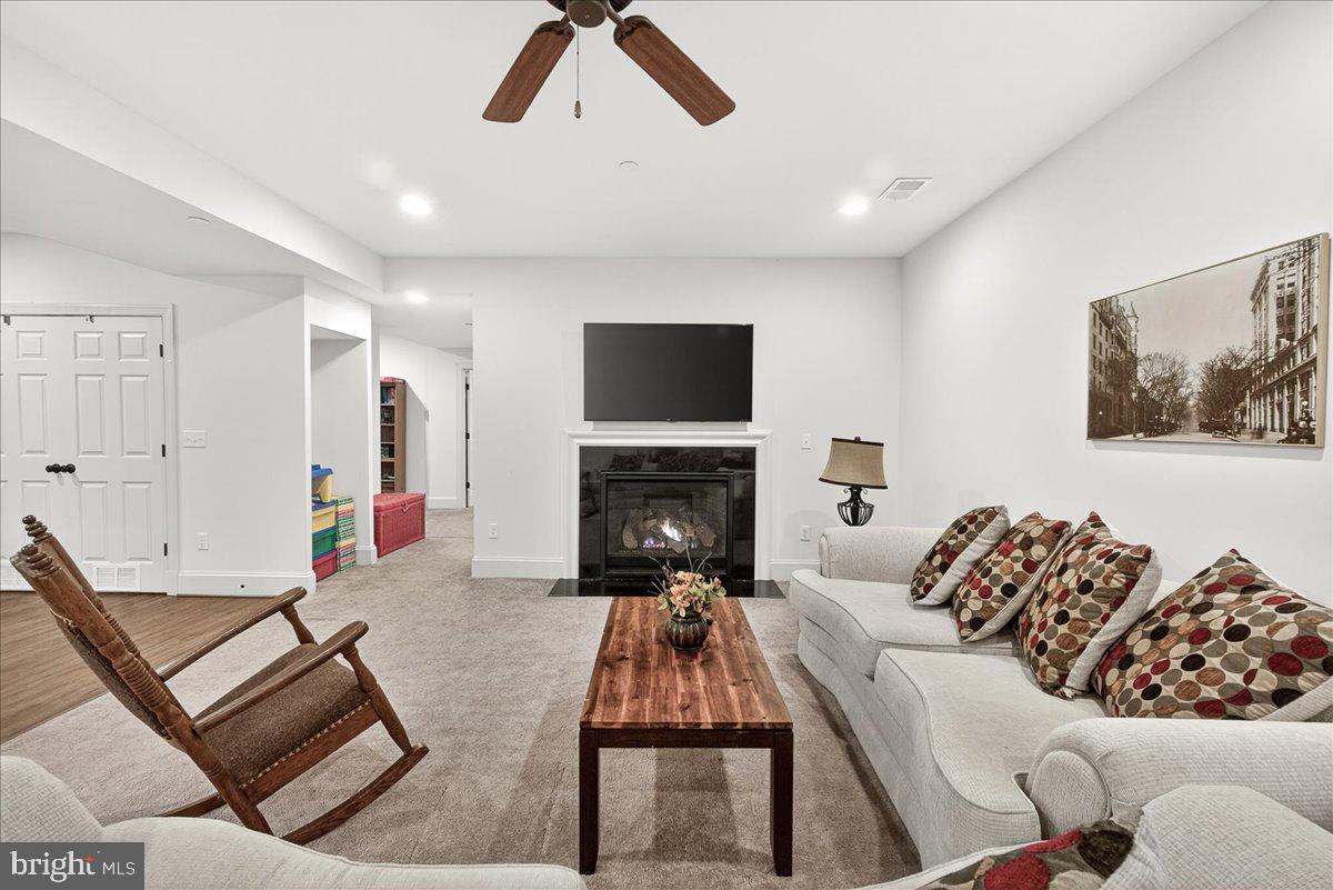 DAISY HILL ESTATES - Residential