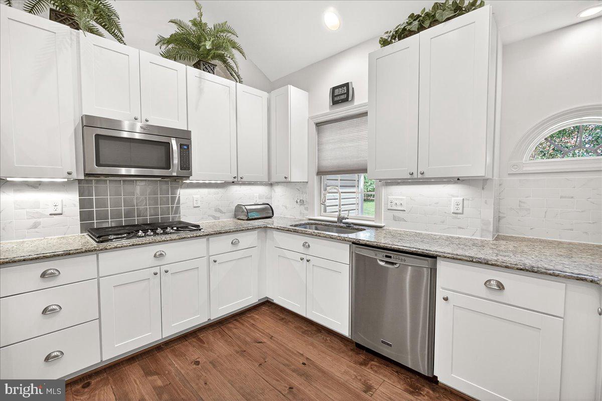 DAISY HILL ESTATES - Residential