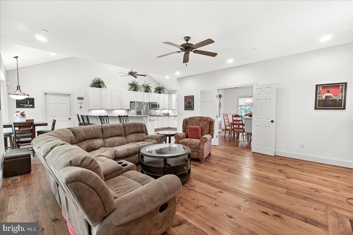 DAISY HILL ESTATES - Residential