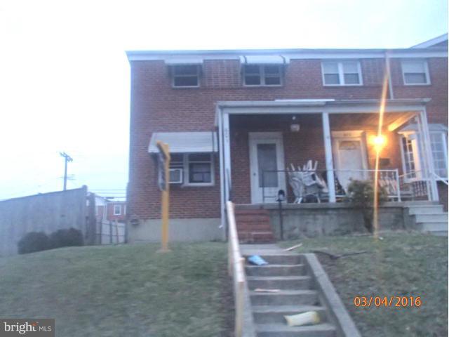 HUD Owned Home, case number 241-792339.  HUD Homes are sold "as is,"  FHA insurable with repair escrow, subject to appraisal.  Wonderful opportunity to own this value-priced end-unit townhouse!  Enjoy central air, nice room sizes and a finished basement for additional living and storage space. The covered front porch is great for warm weather relaxation. Covered rear patio and fenced backyard too!