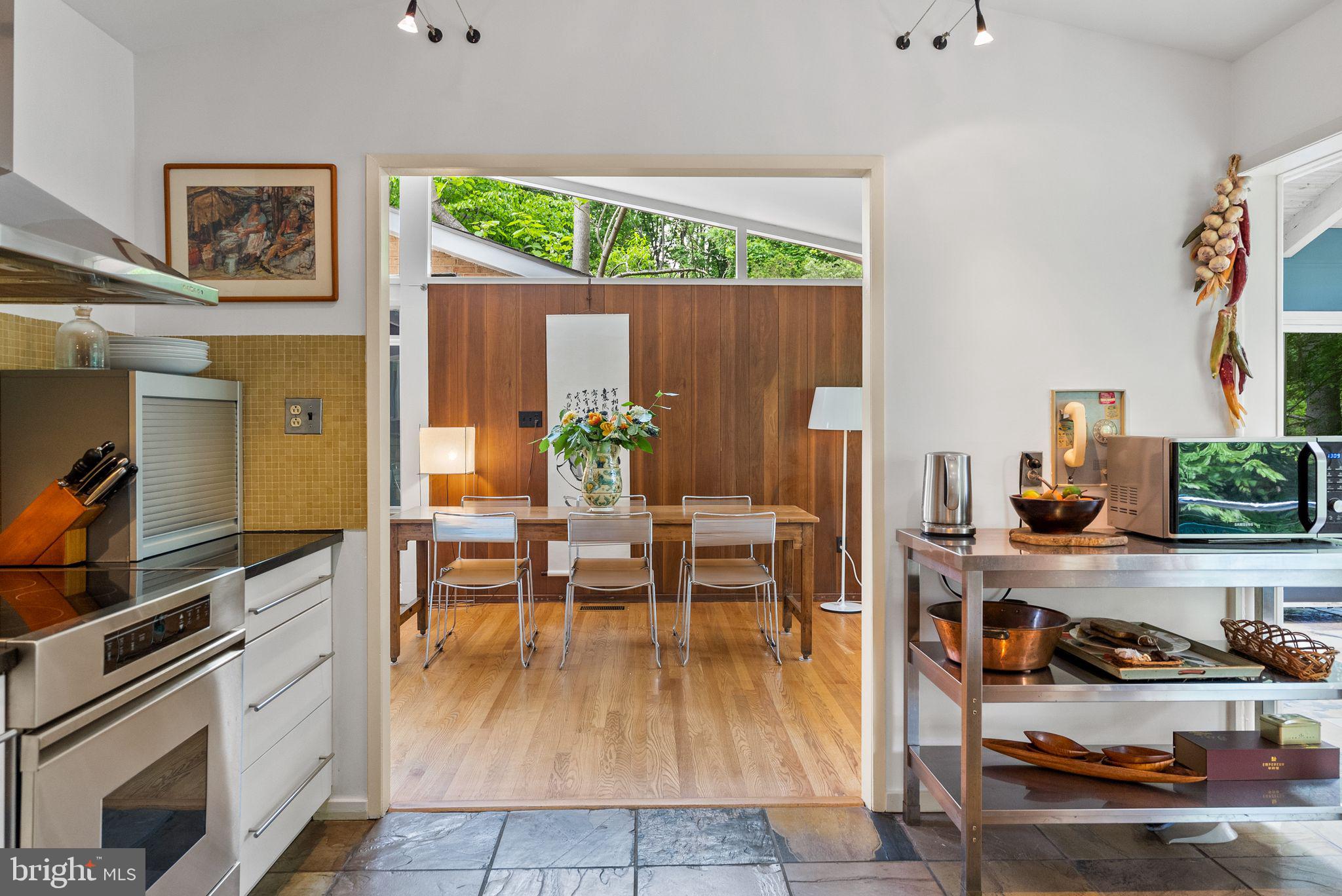 CARDEROCK SPRINGS - Residential