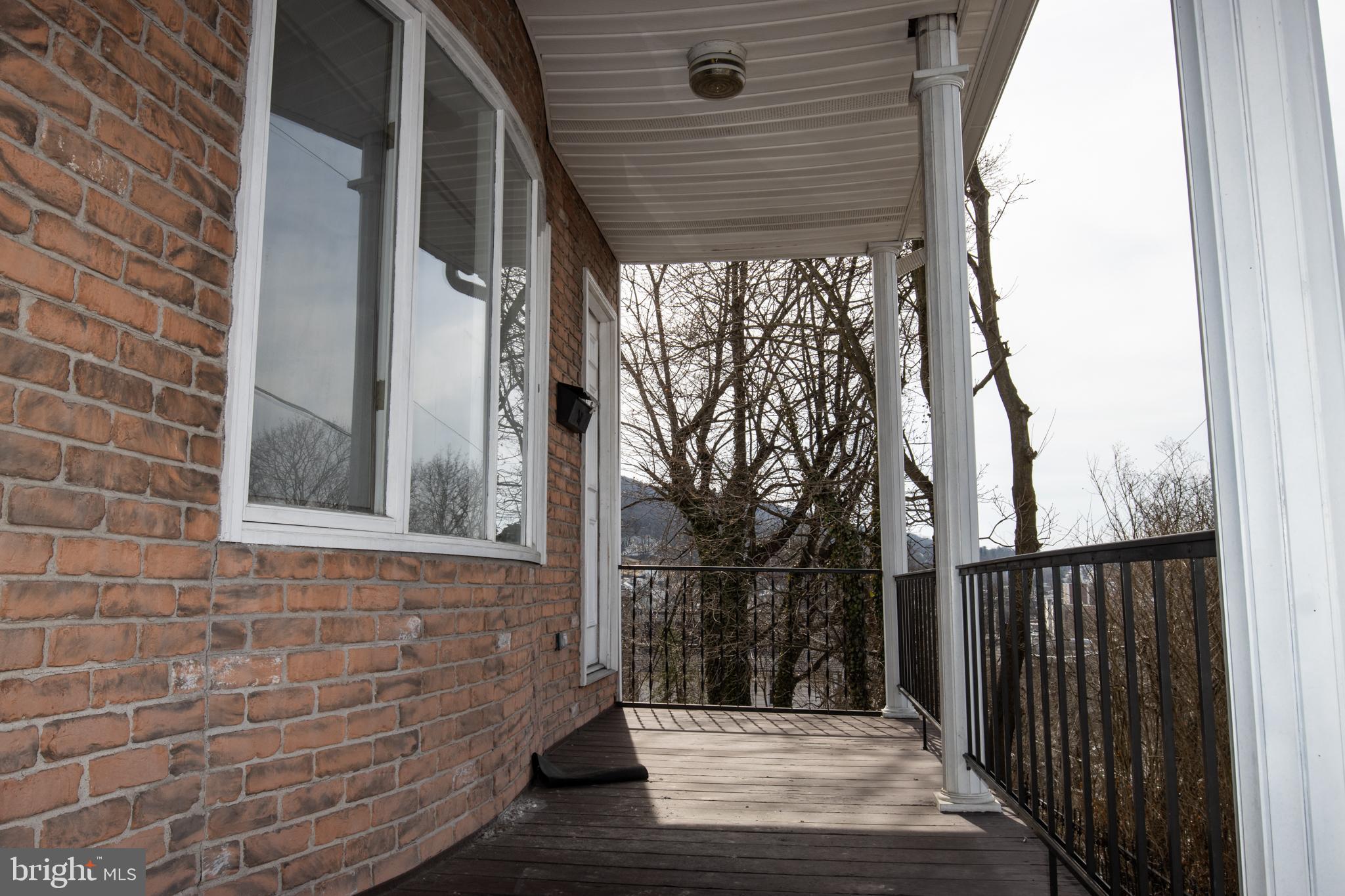 GREENWOOD HILL - Residential Lease