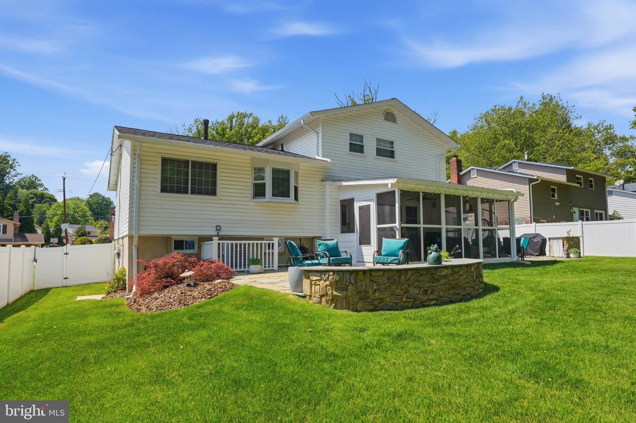 ROCK CREEK MANOR - Residential
