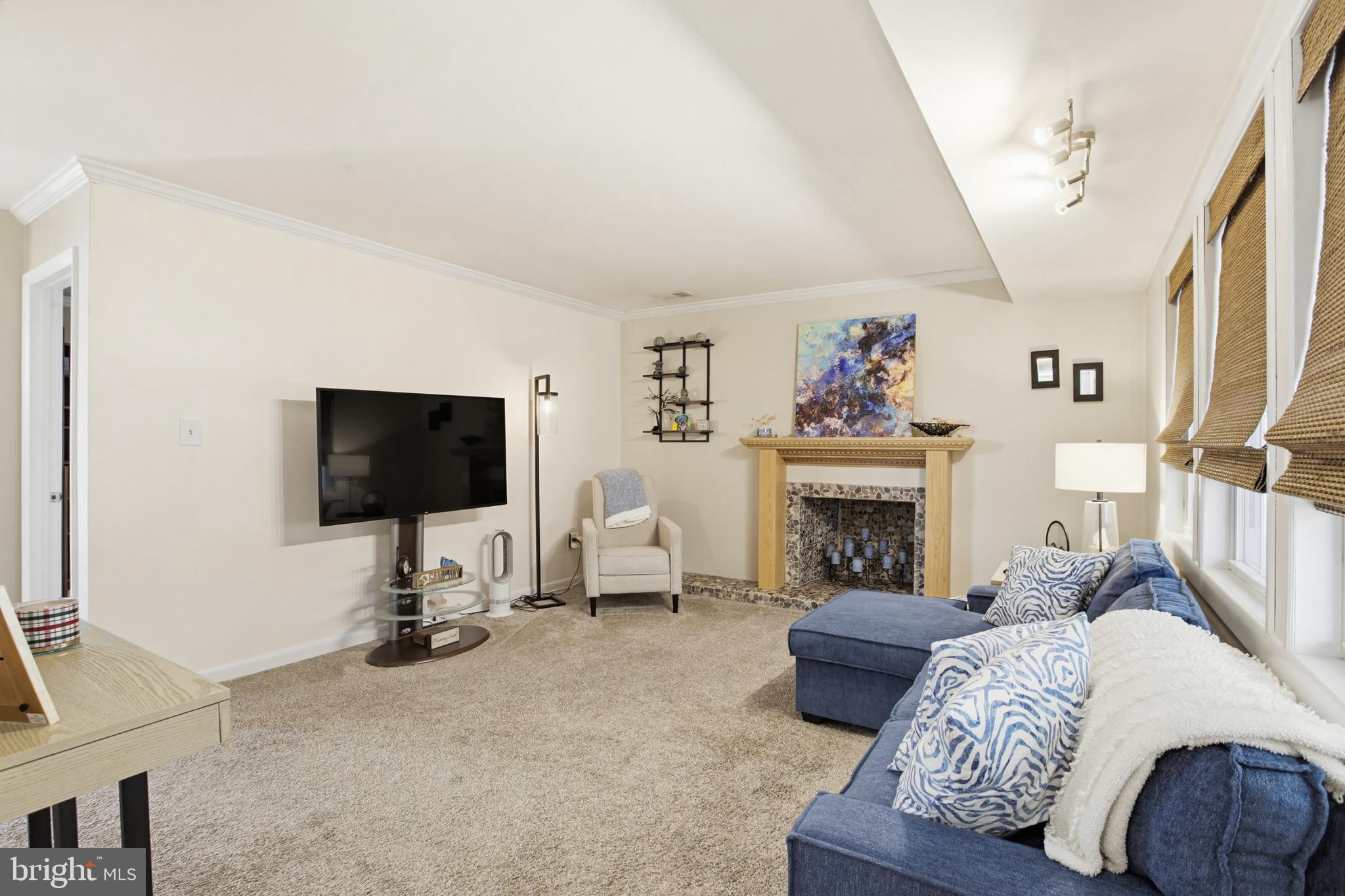 ROCK CREEK MANOR - Residential