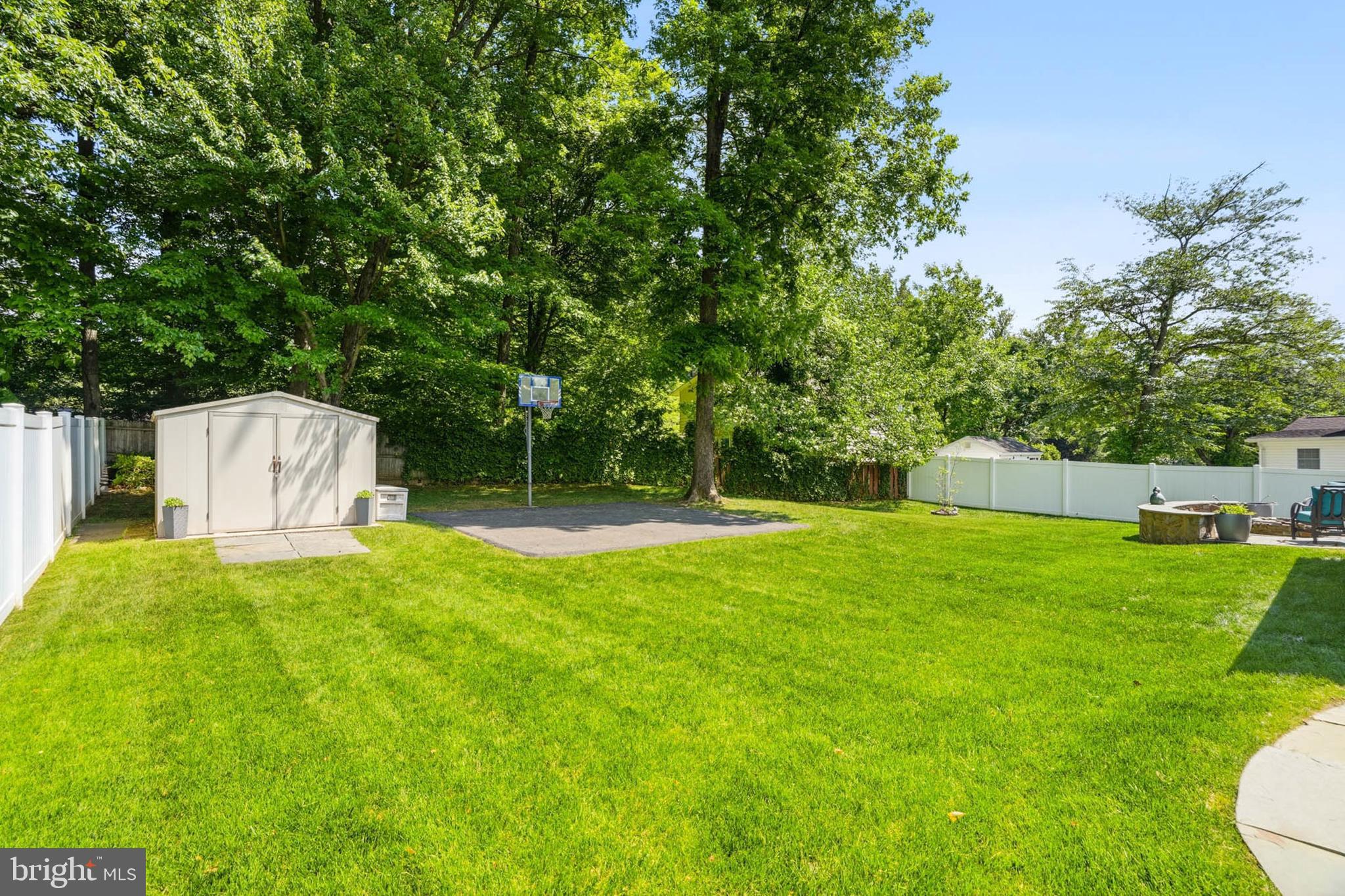 ROCK CREEK MANOR - Residential