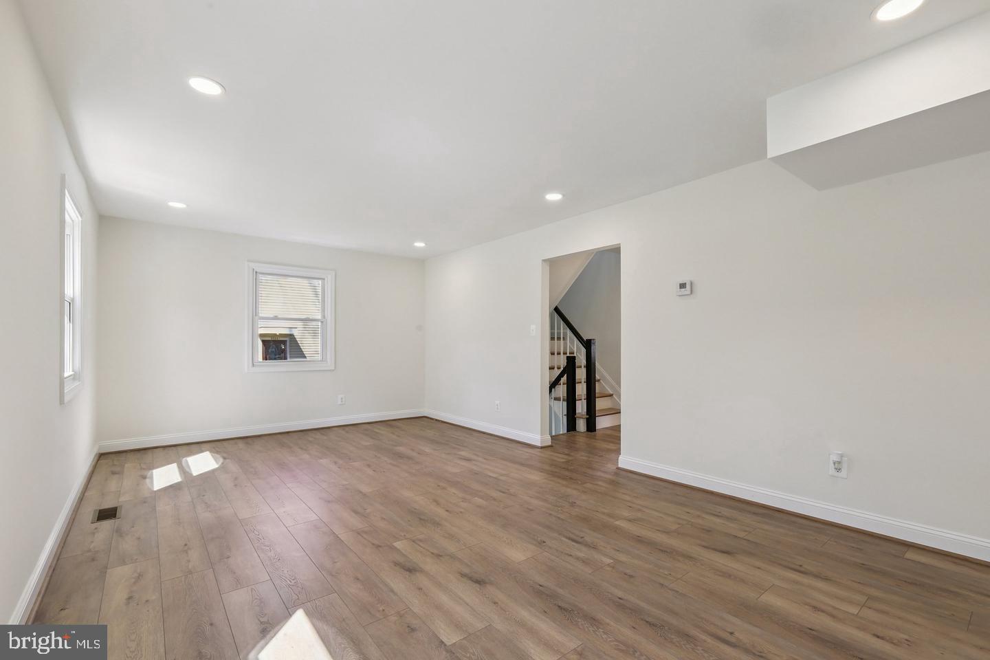 LAKE BRADDOCK - Residential