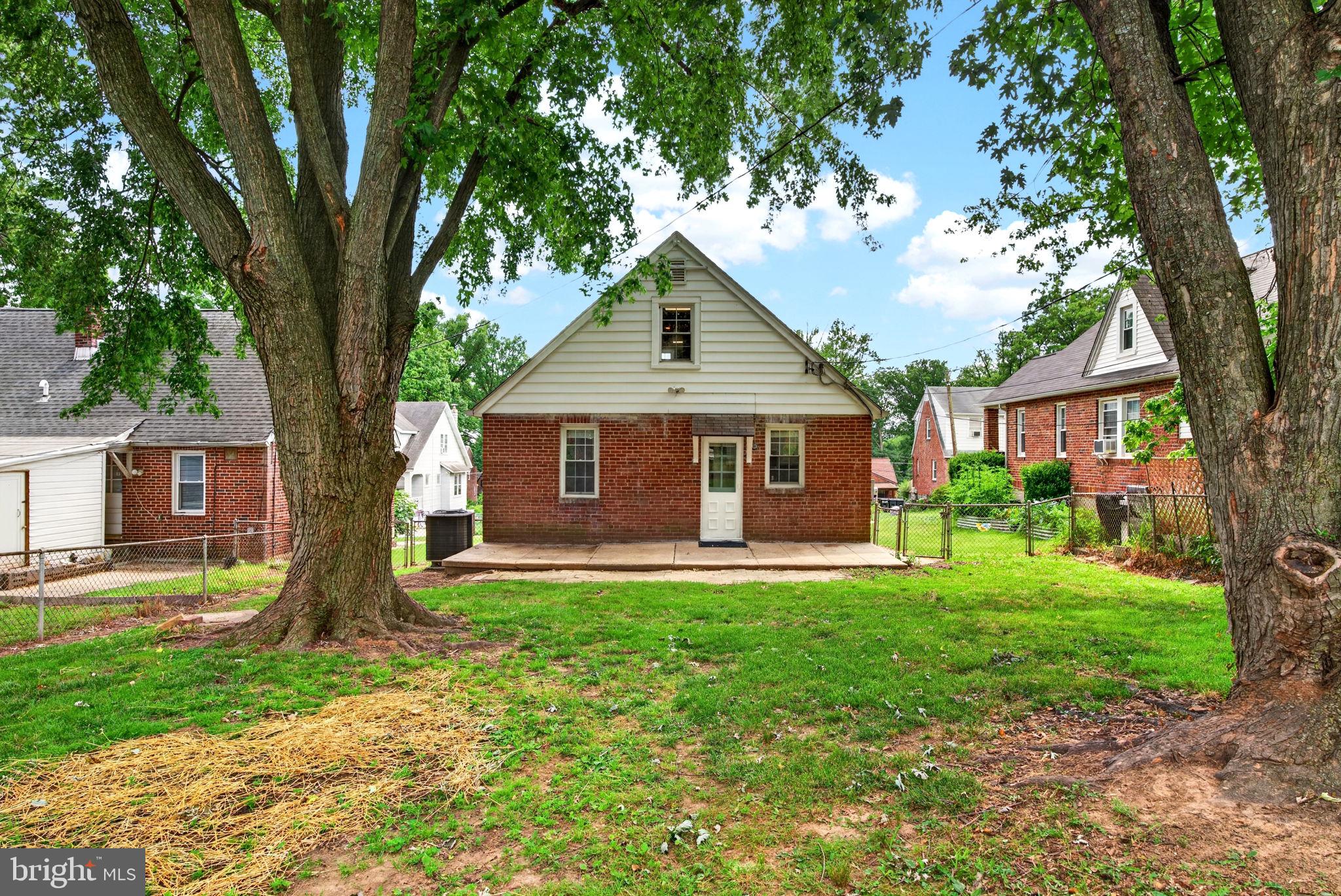 FULLERTON - Residential