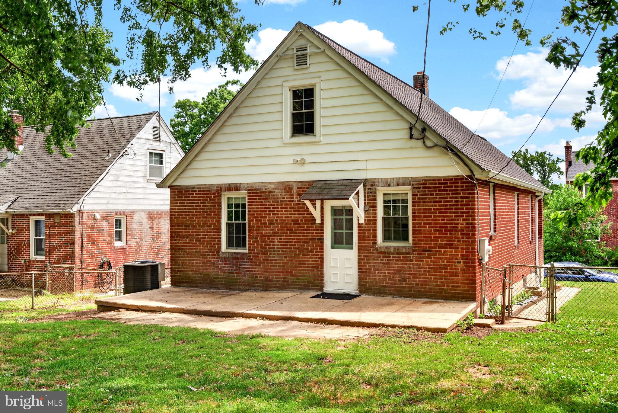 FULLERTON - Residential