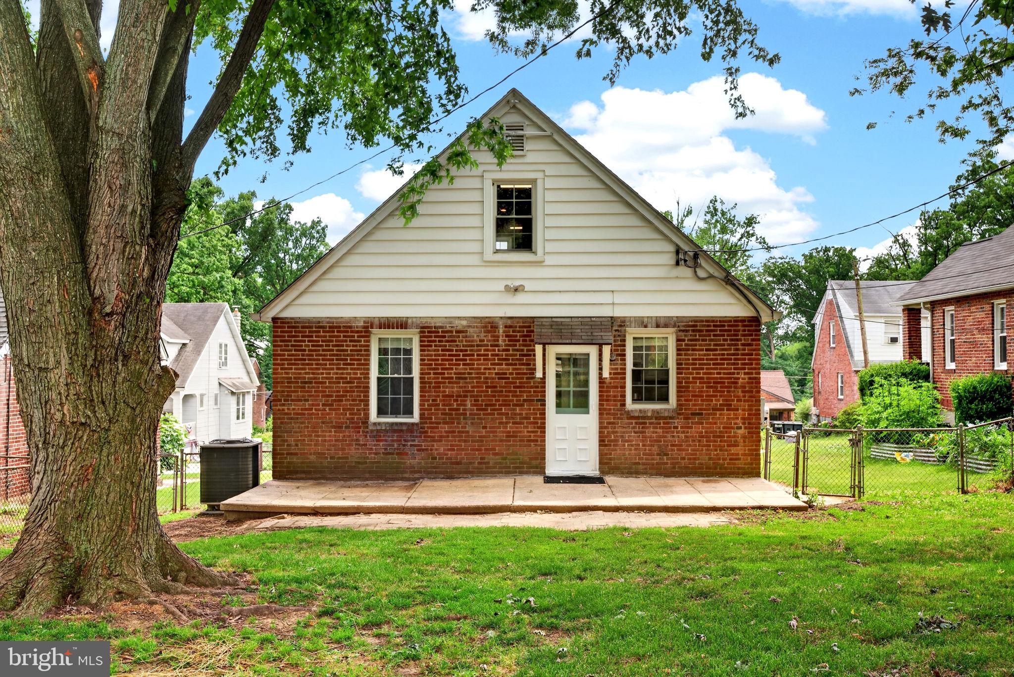 FULLERTON - Residential