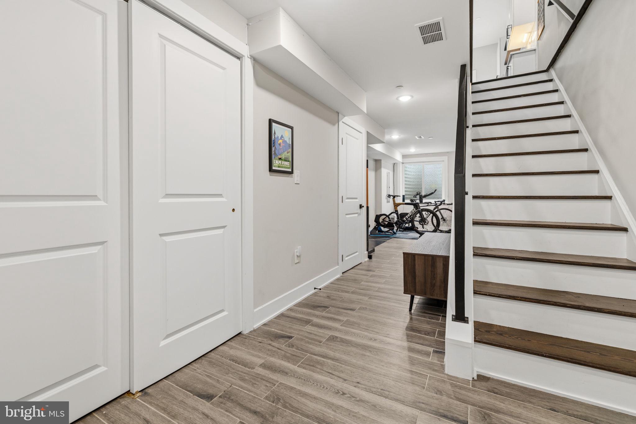 FAIRMOUNT - Residential