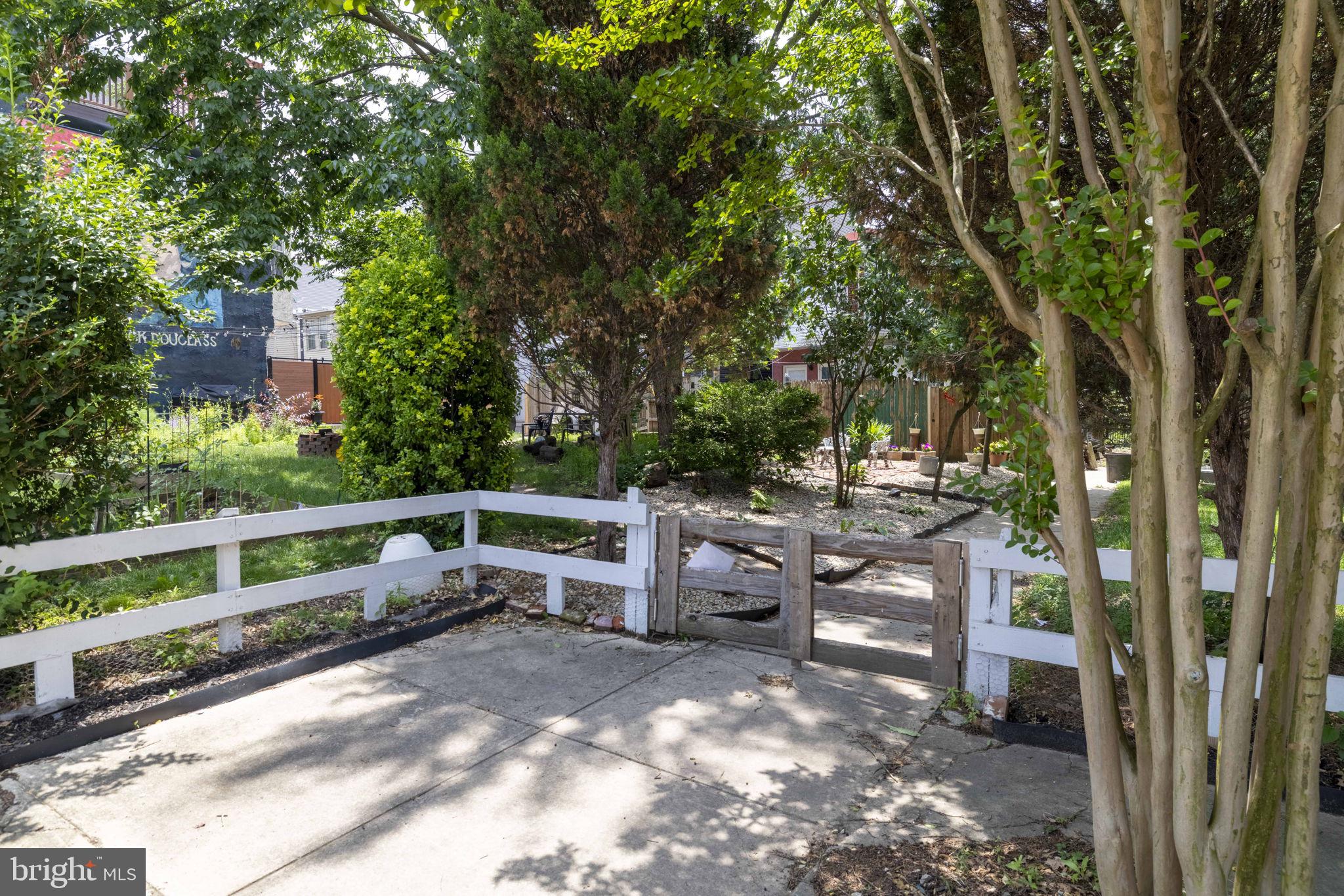 FAIRMOUNT - Residential